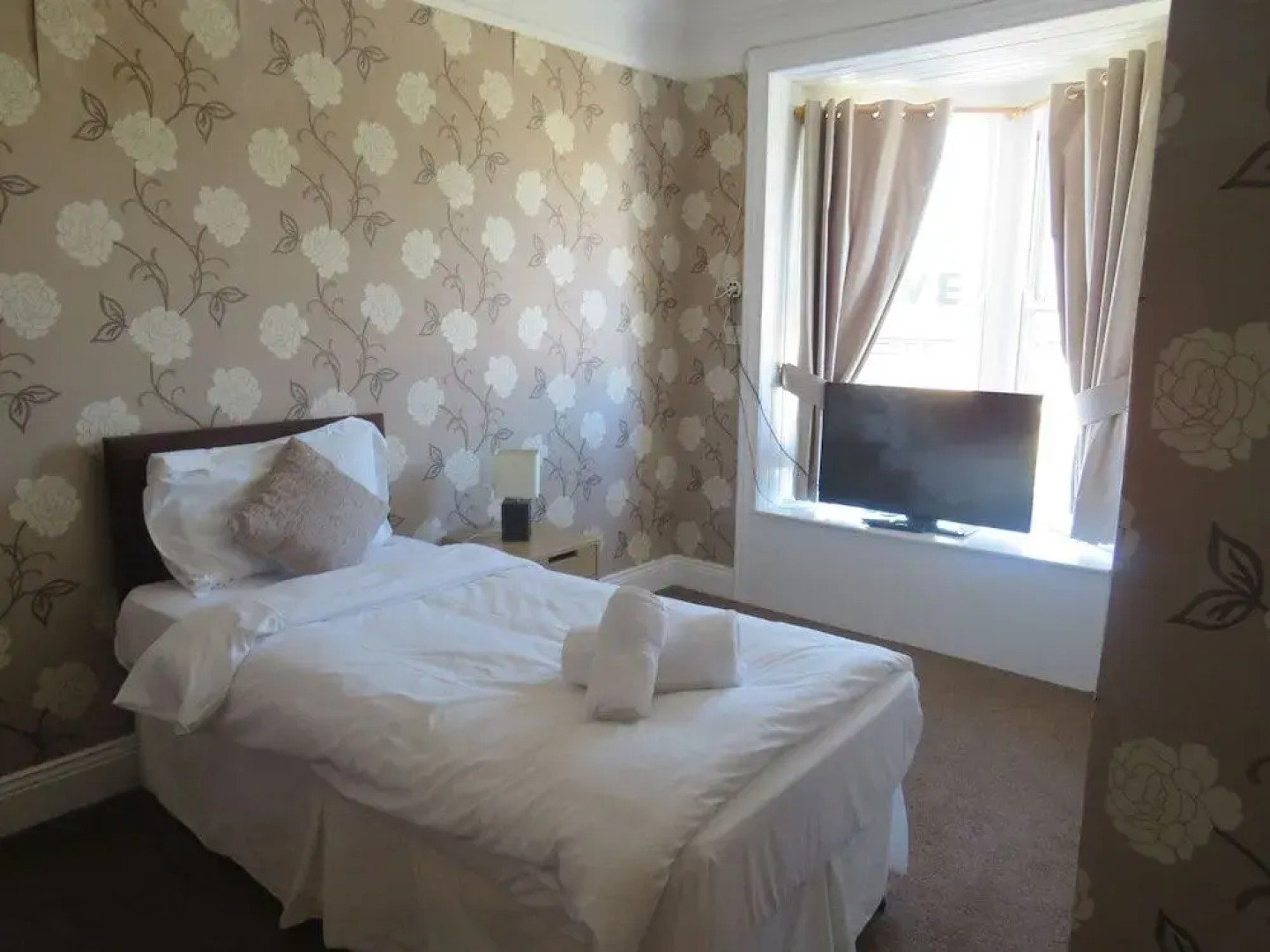 The Queens Arms Hotel