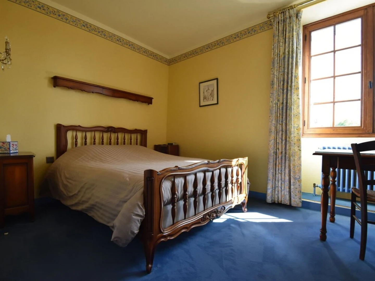 Modern Holiday Home in Vault-de-Lugny with Meadow View