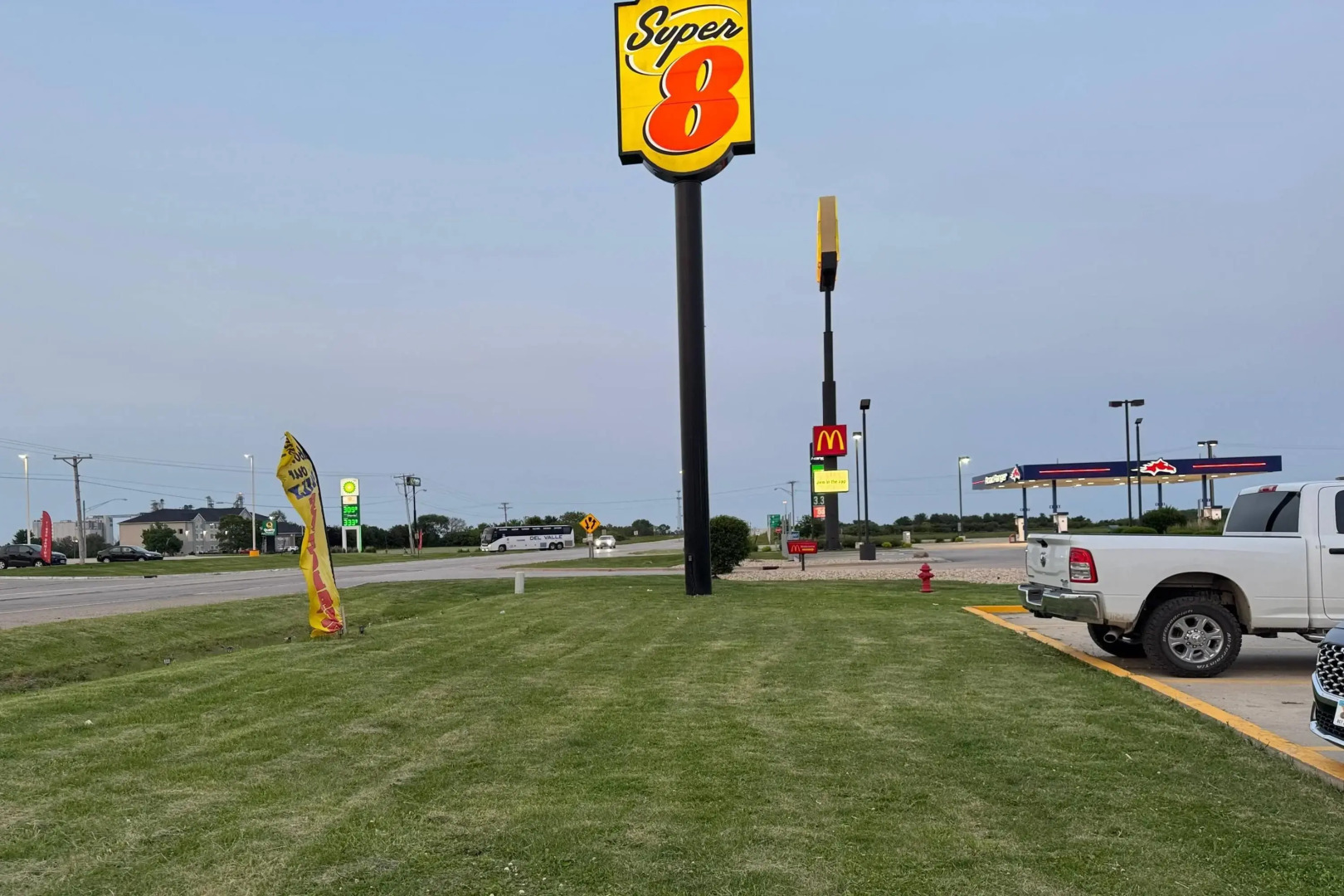 Super 8 by Wyndham Mendota I-39
