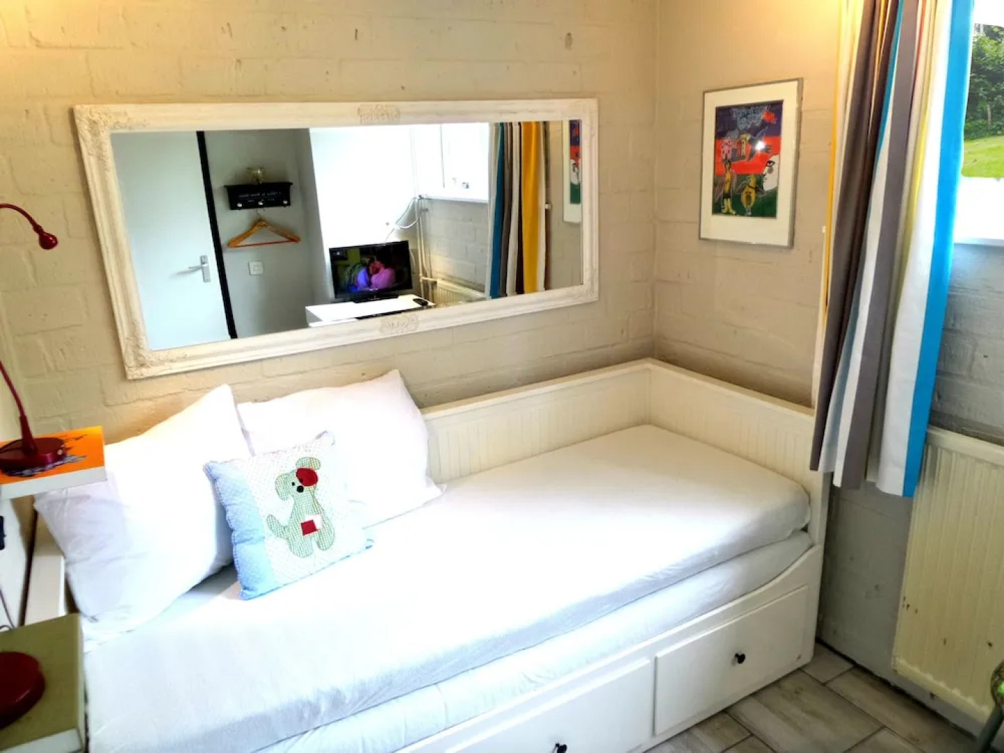 Charming Bungalow in Oostmahorn, Netherlands - Perfect for Nature Lovers