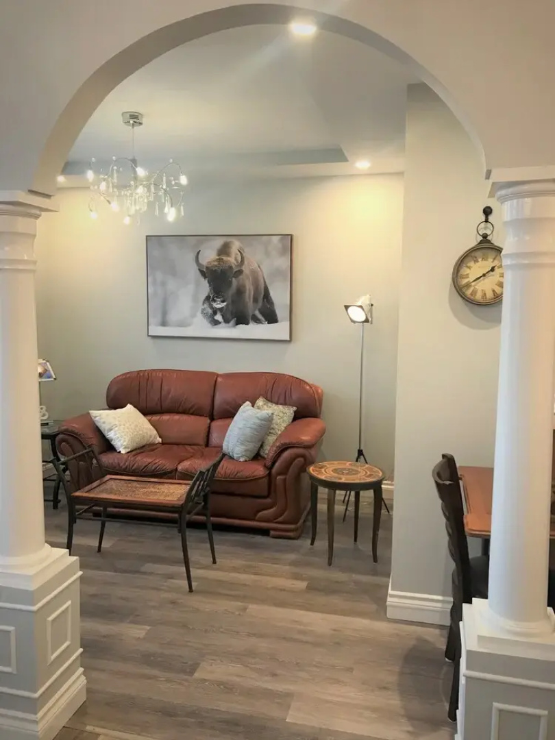Carleton Place Downtown 1 and 2 Bedroom Entire Apartments