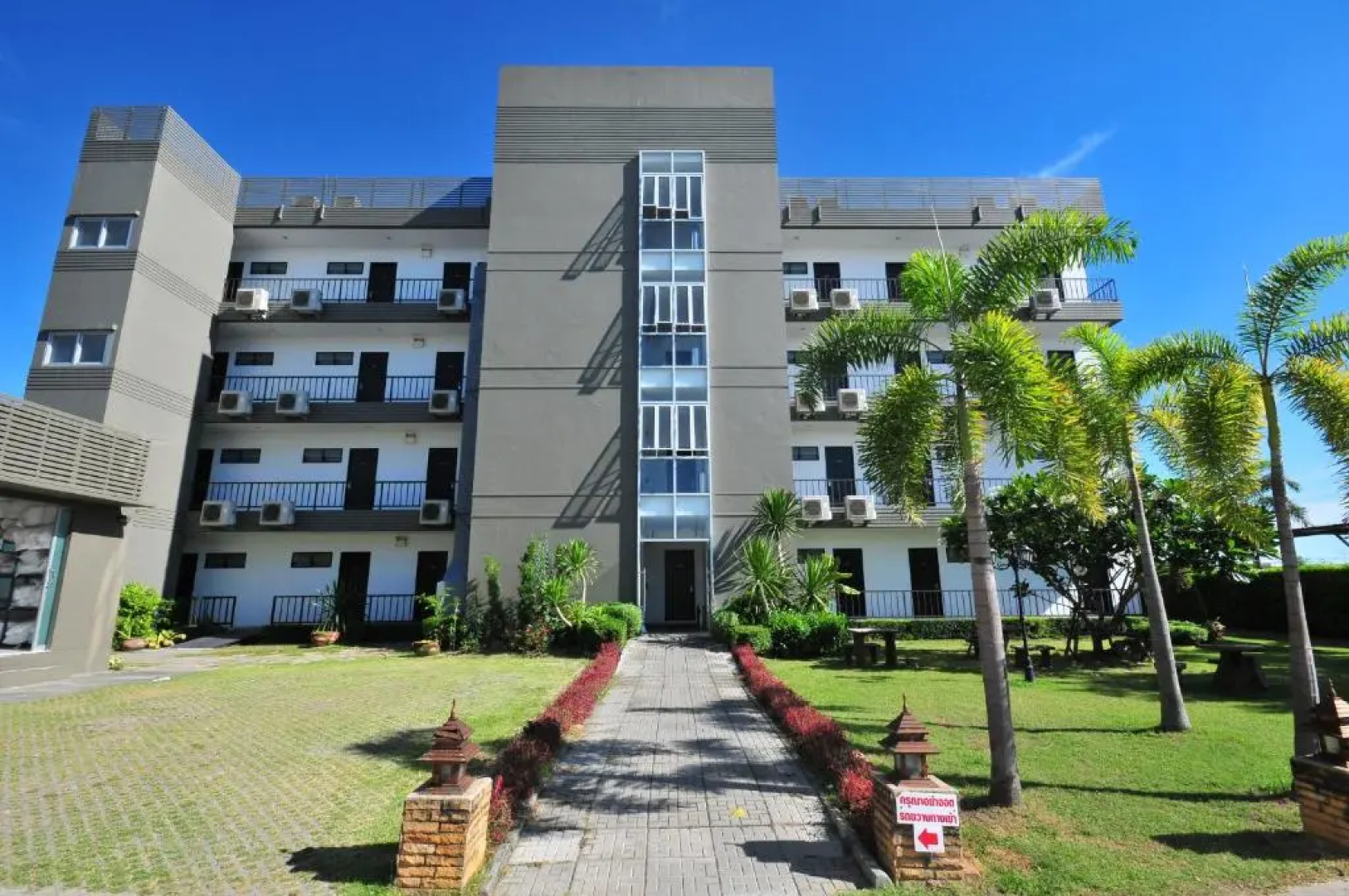 BS Premier Airport Hotel