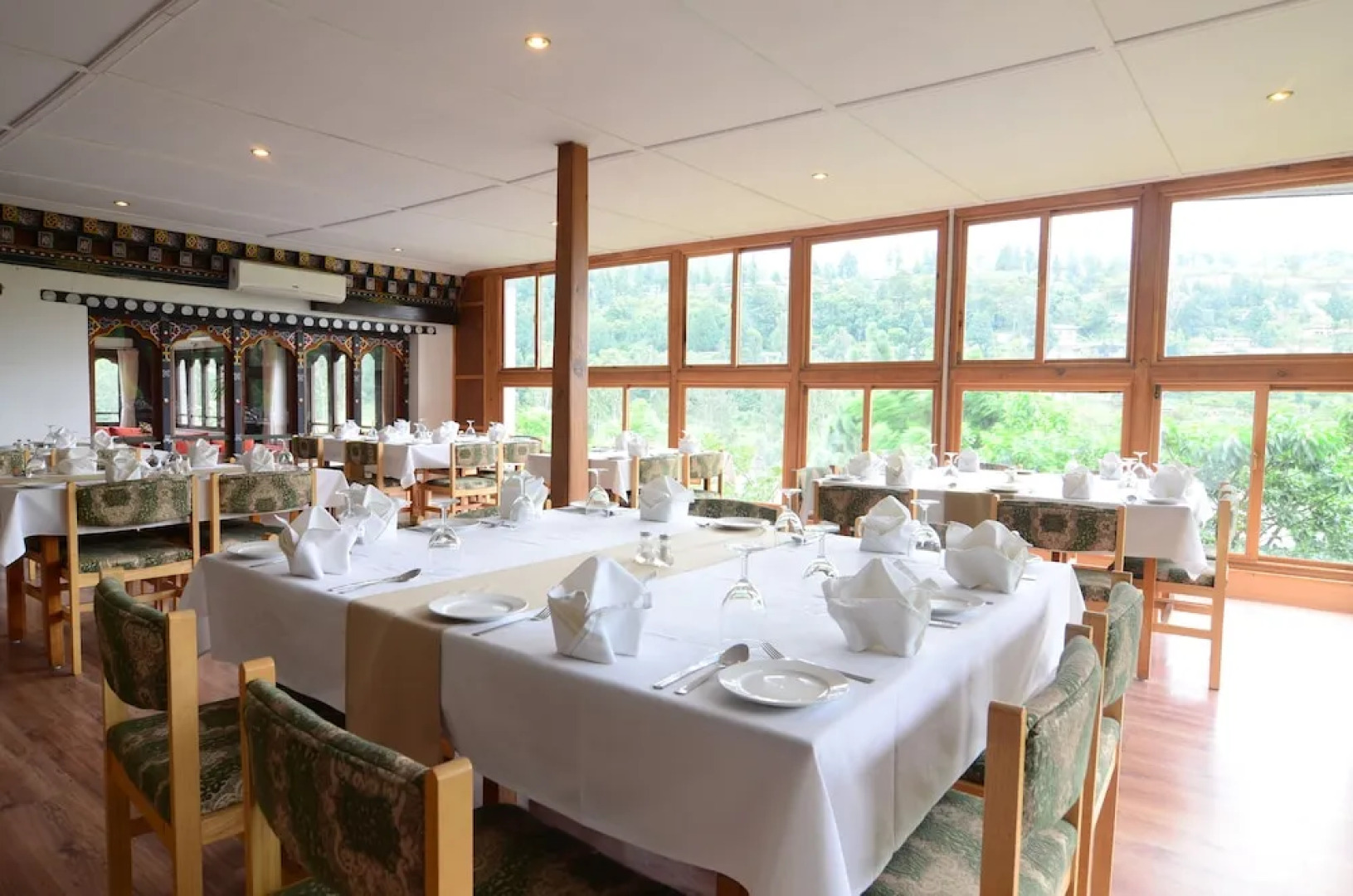 Himalayan Dragon'S Nest Hotel