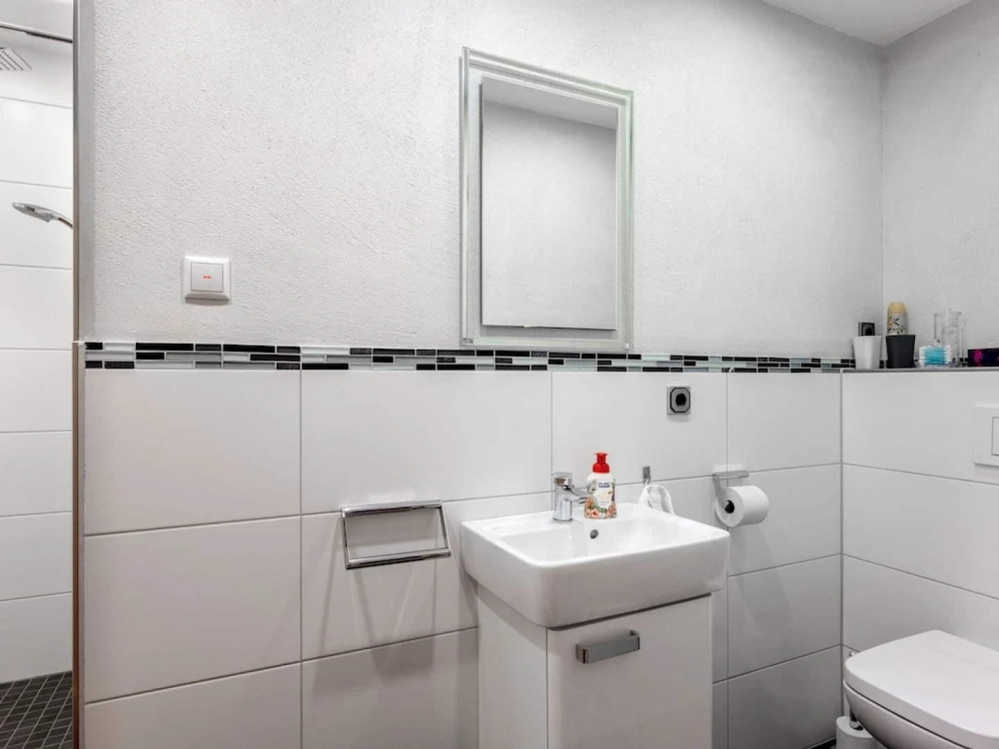 Garden Retreat With Pond View