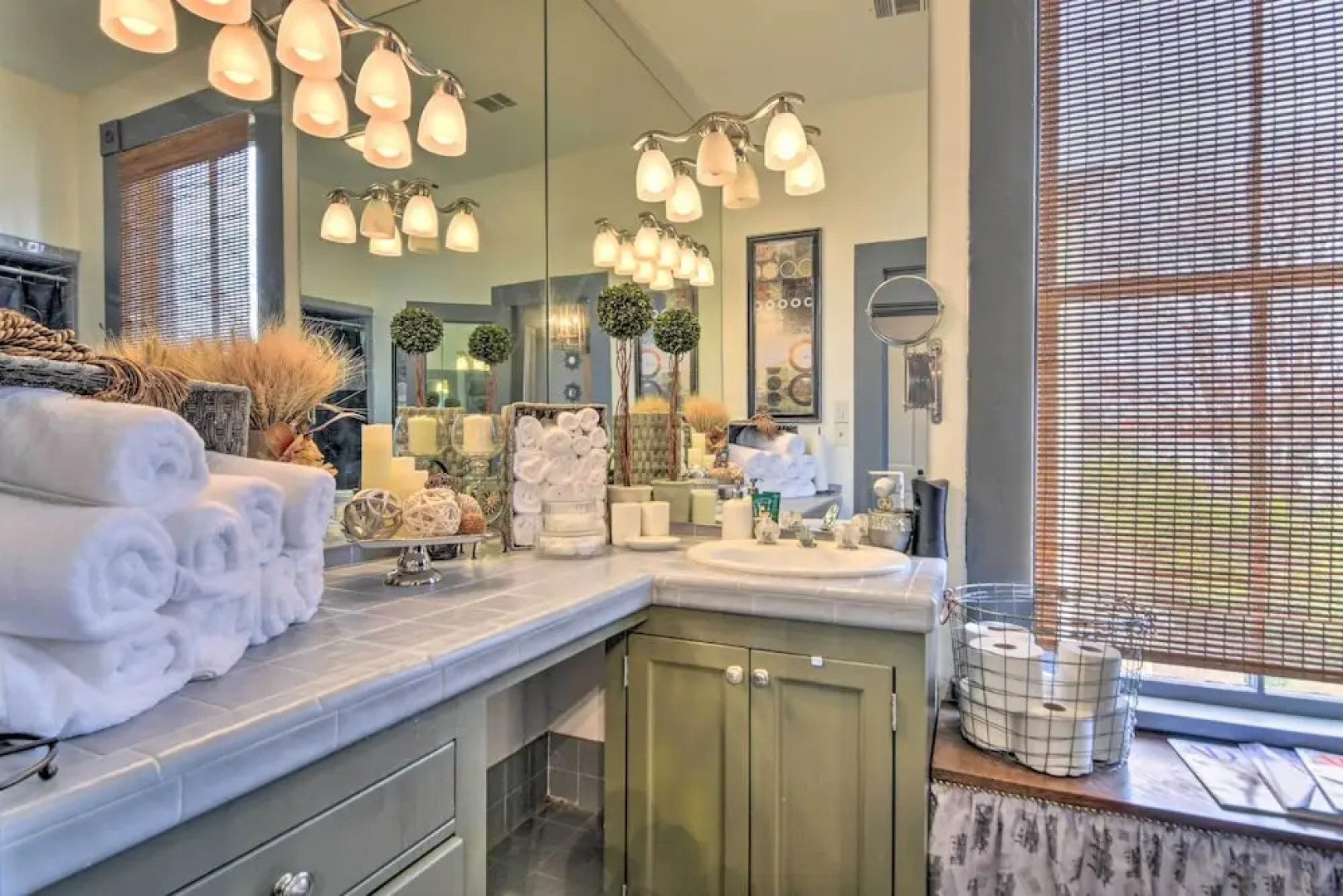 Vicksburg Home w/3 Porches, Walk to Downtown