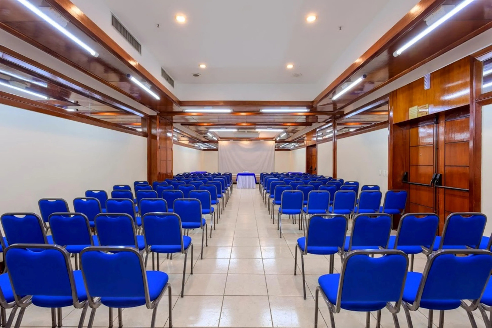 Golden Tulip Goiania Address