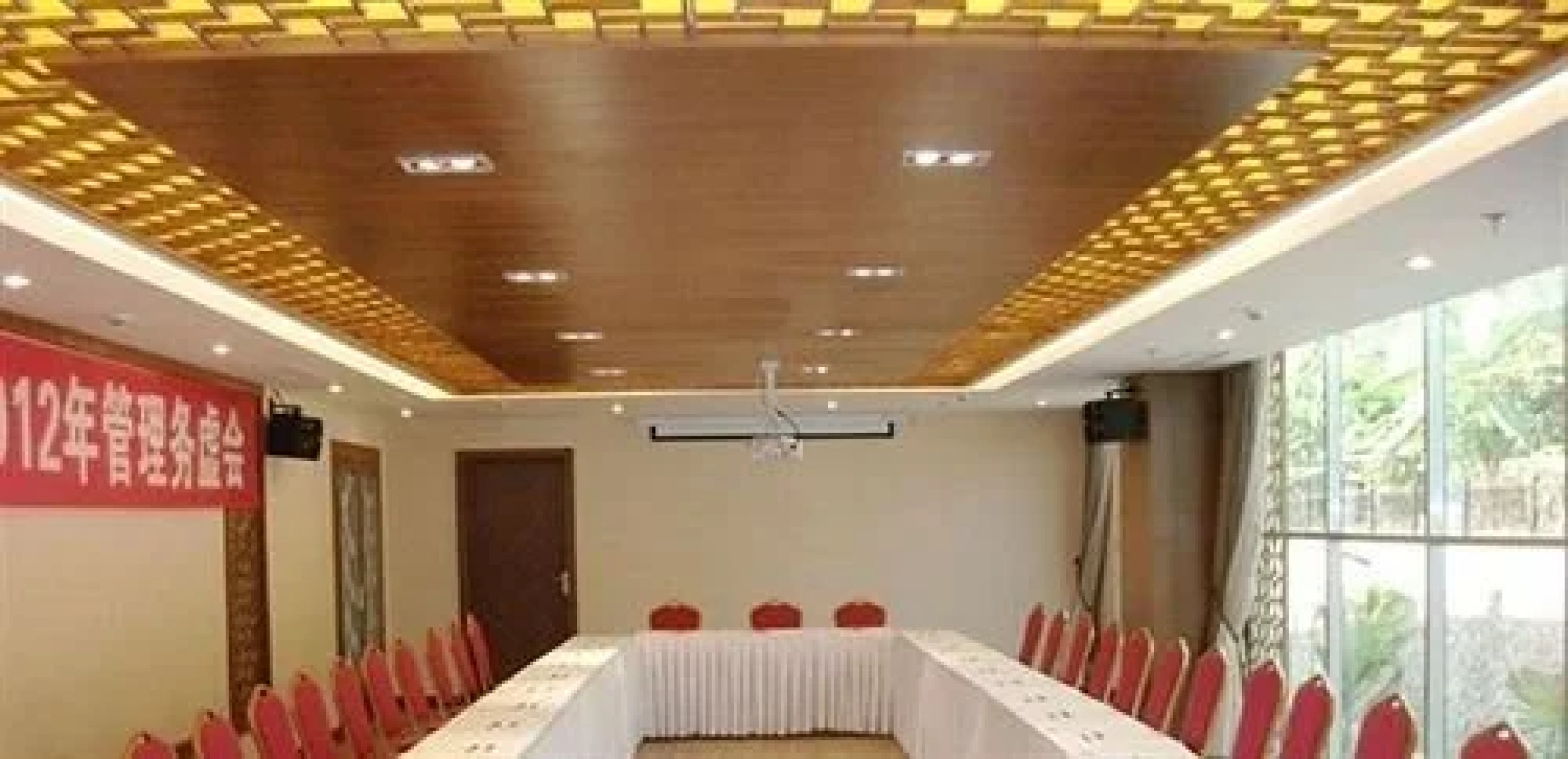 Ganlanba Spa & Resort Hotel