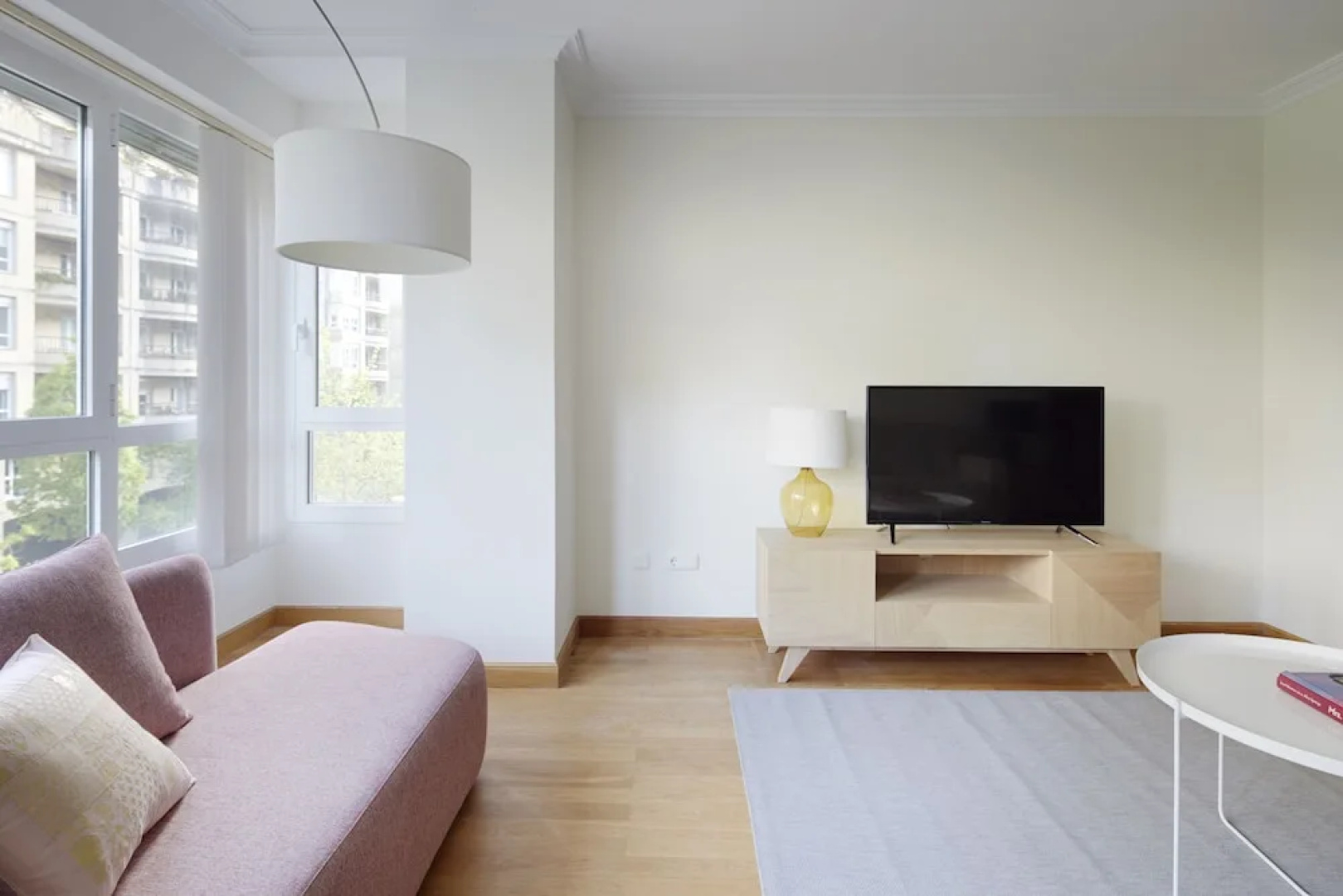 Playa de Ondarreta Apartment by FeelFree Rentals