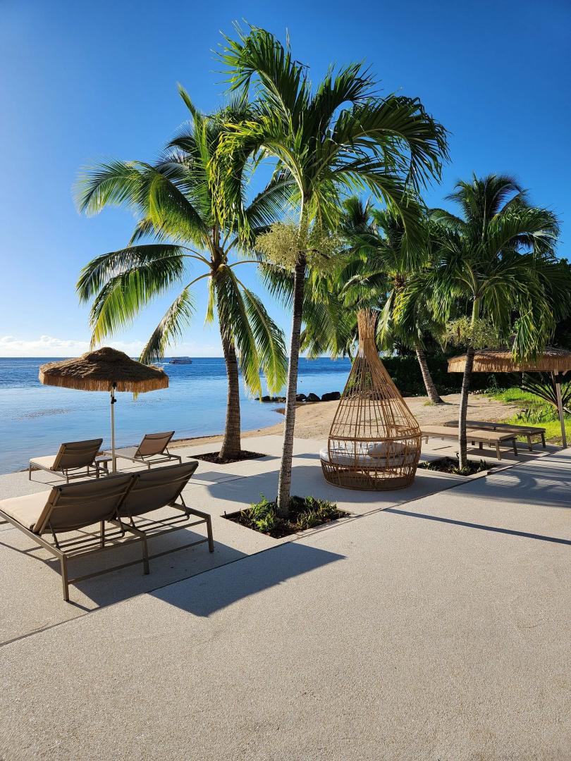 Cook's Bay Hotel and Suites