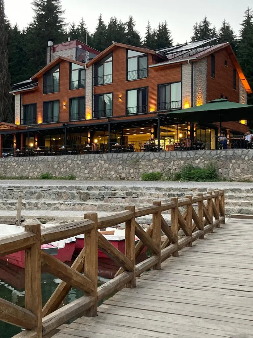 Savsat Karagol Hotel