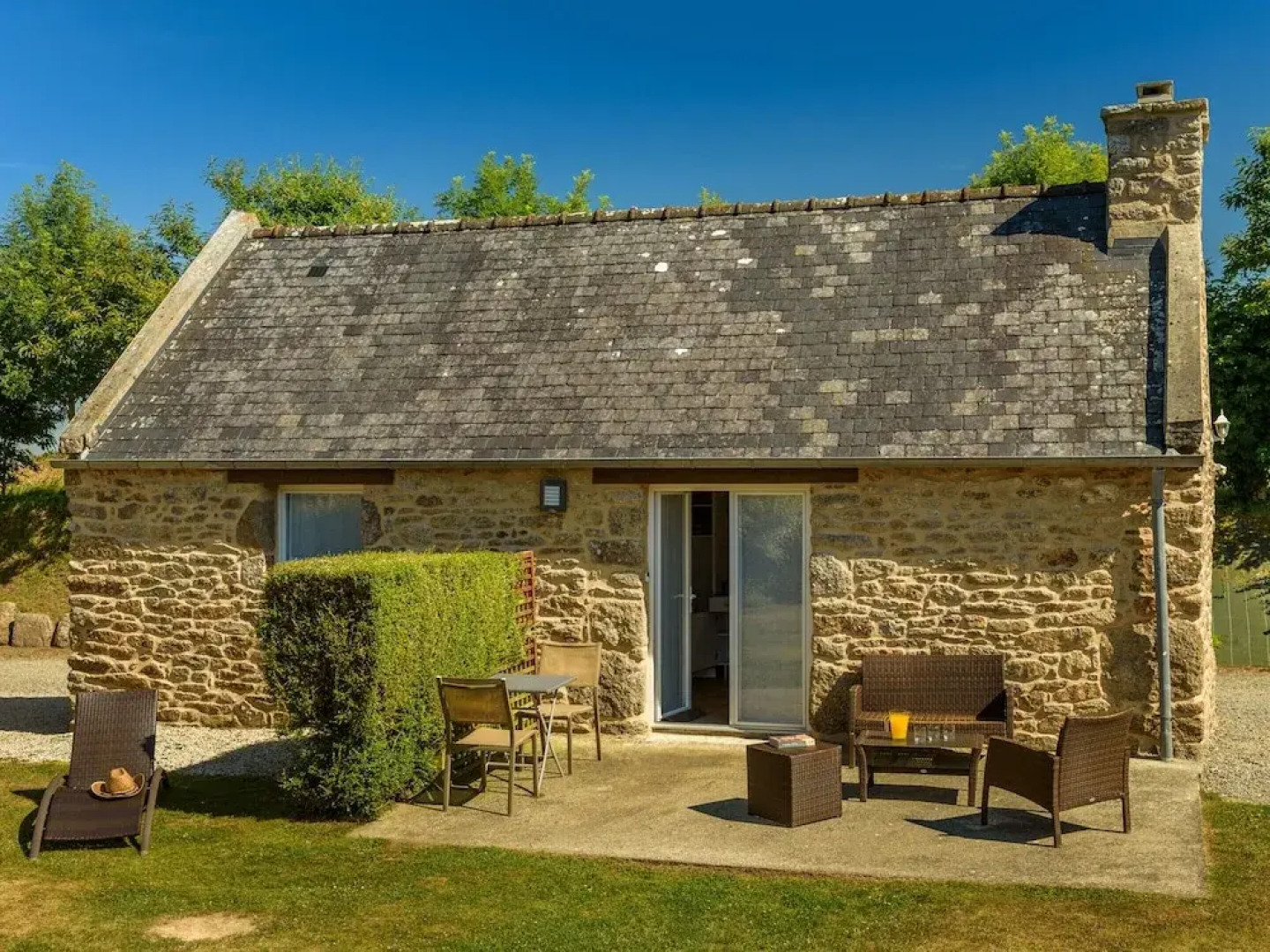 Peaceful Holiday Home in Plouguin With Indoor Pool