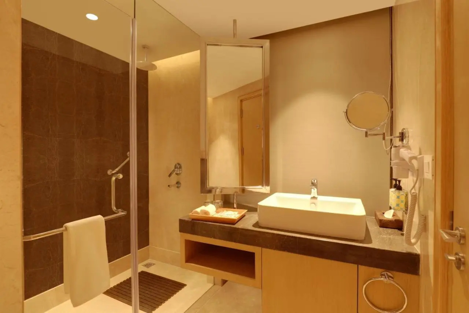 Lemon Tree Hotel Jhansi