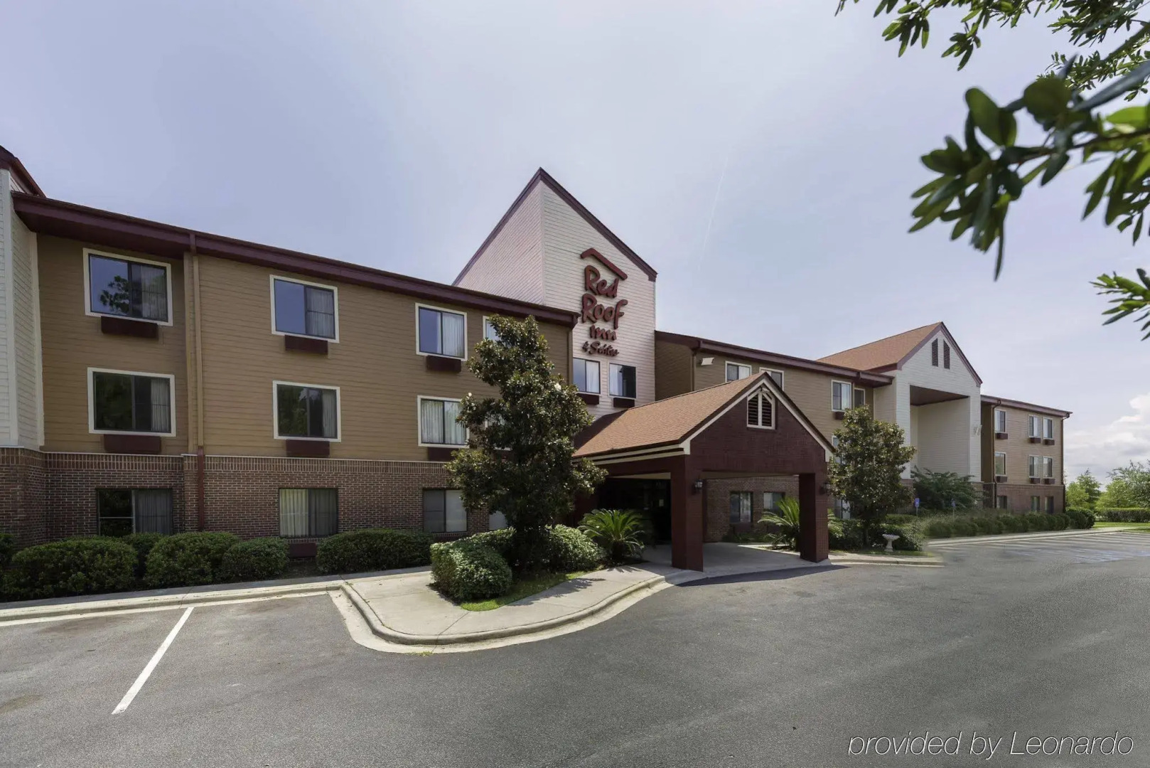 Red Roof Inn & Suites Savannah Airport