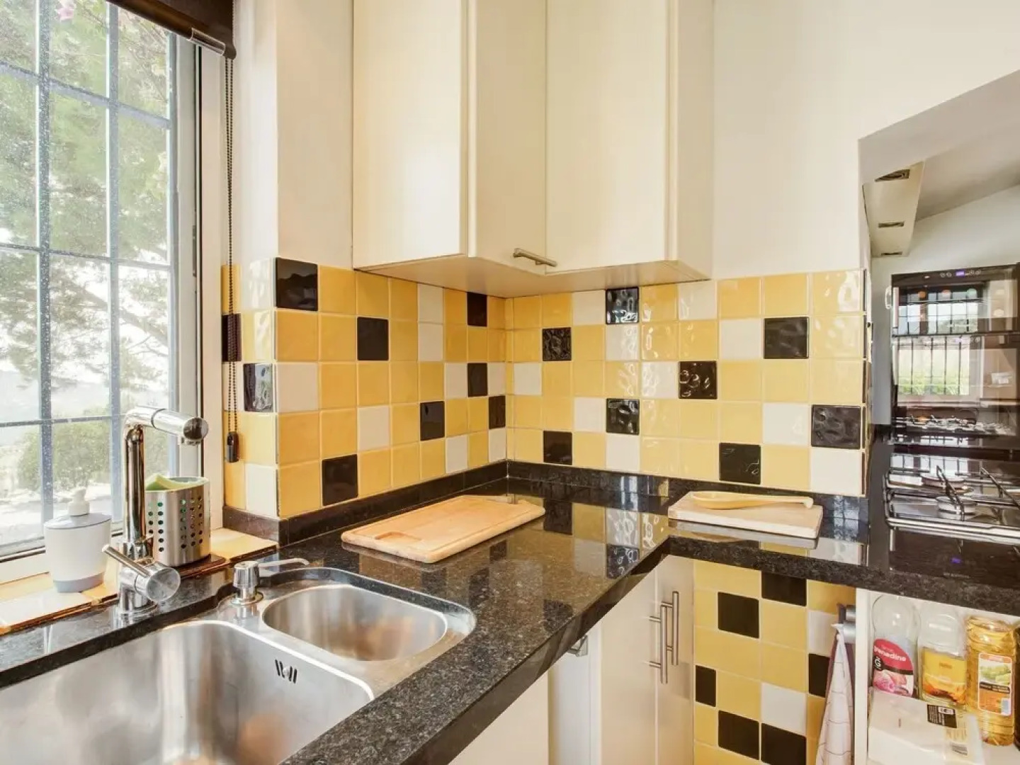 Serene Holiday Home in Sayalonga With Private Pool