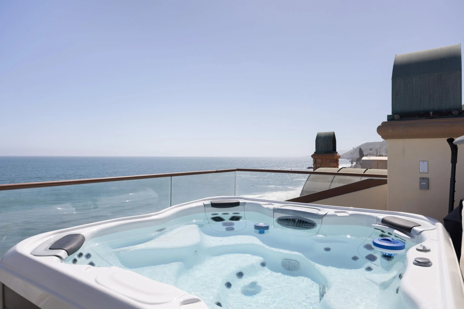 Malibu Beach House Bliss by Avantstay Beachfront + Private Beach Access