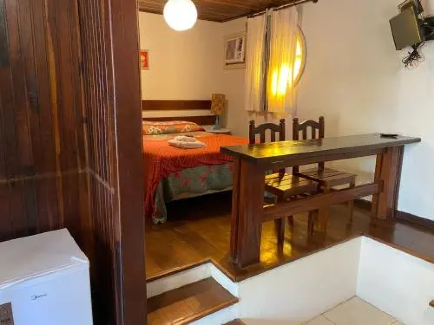 Village Colonial Hotel