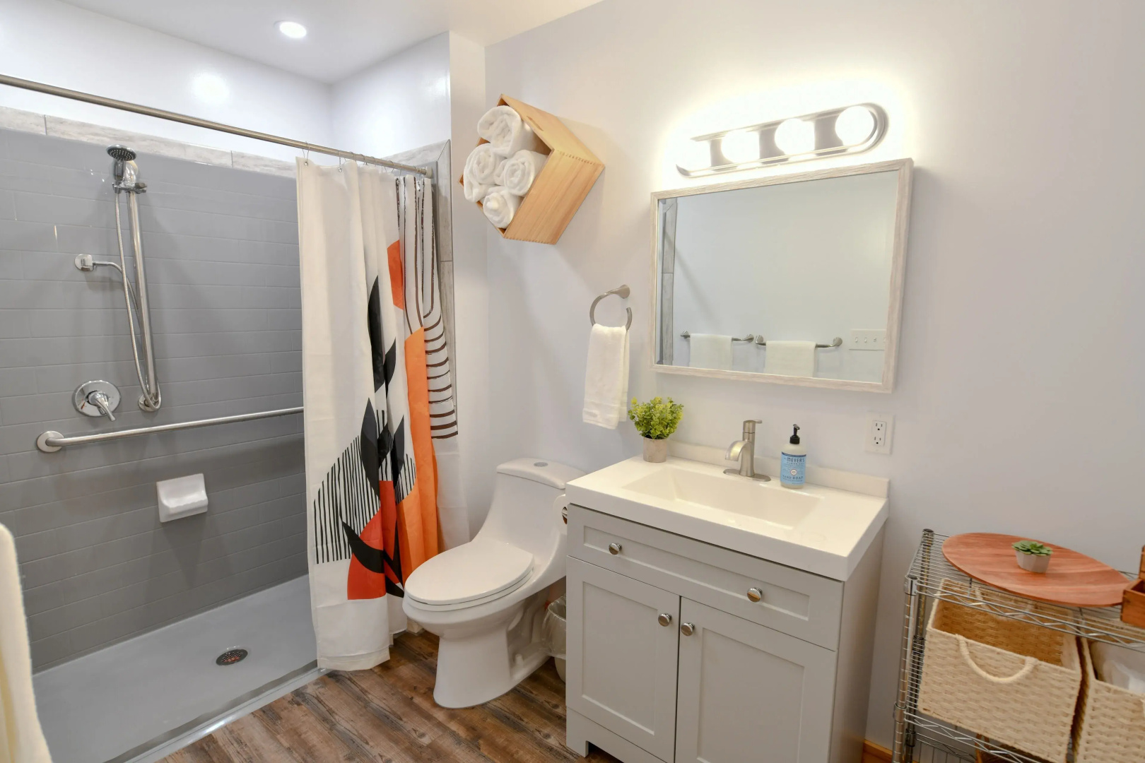 The Darmont Hotel and Suites