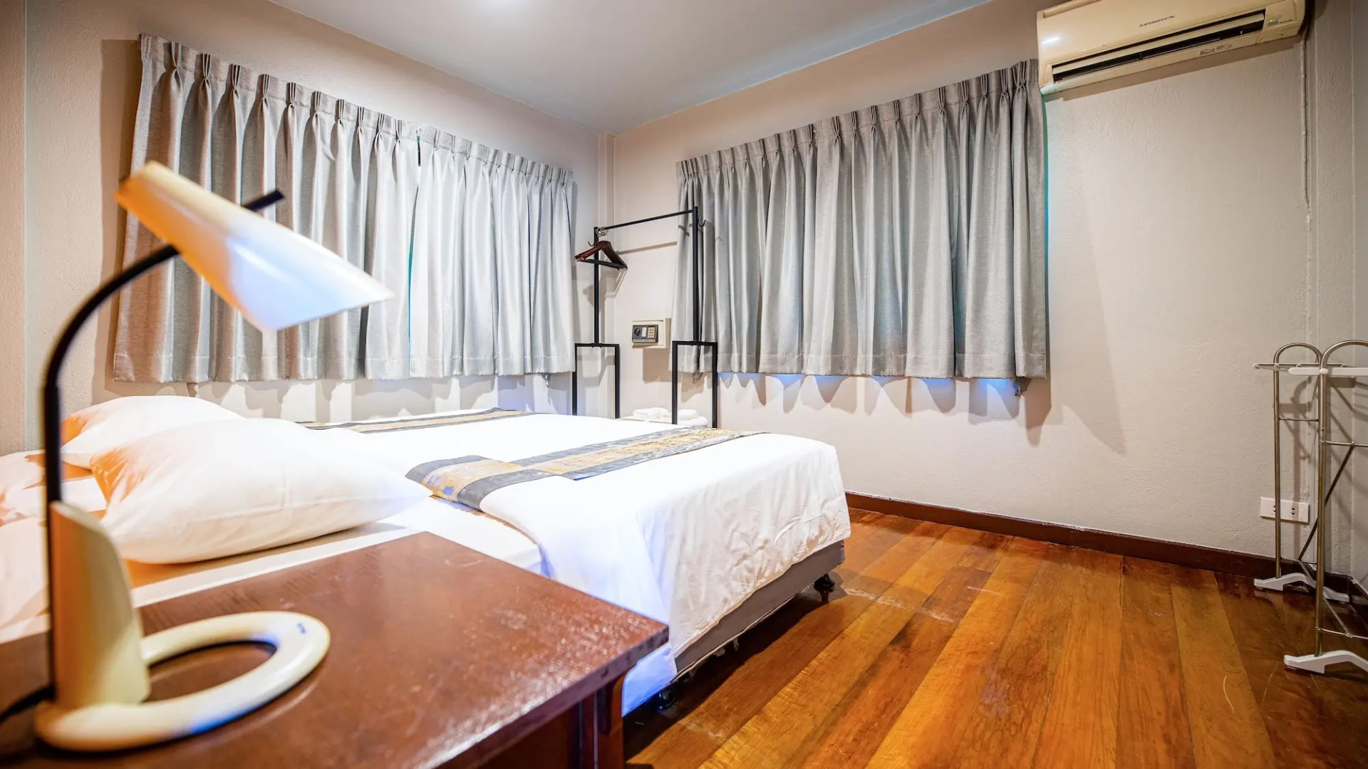 Baan Klang Aow Beach Resort