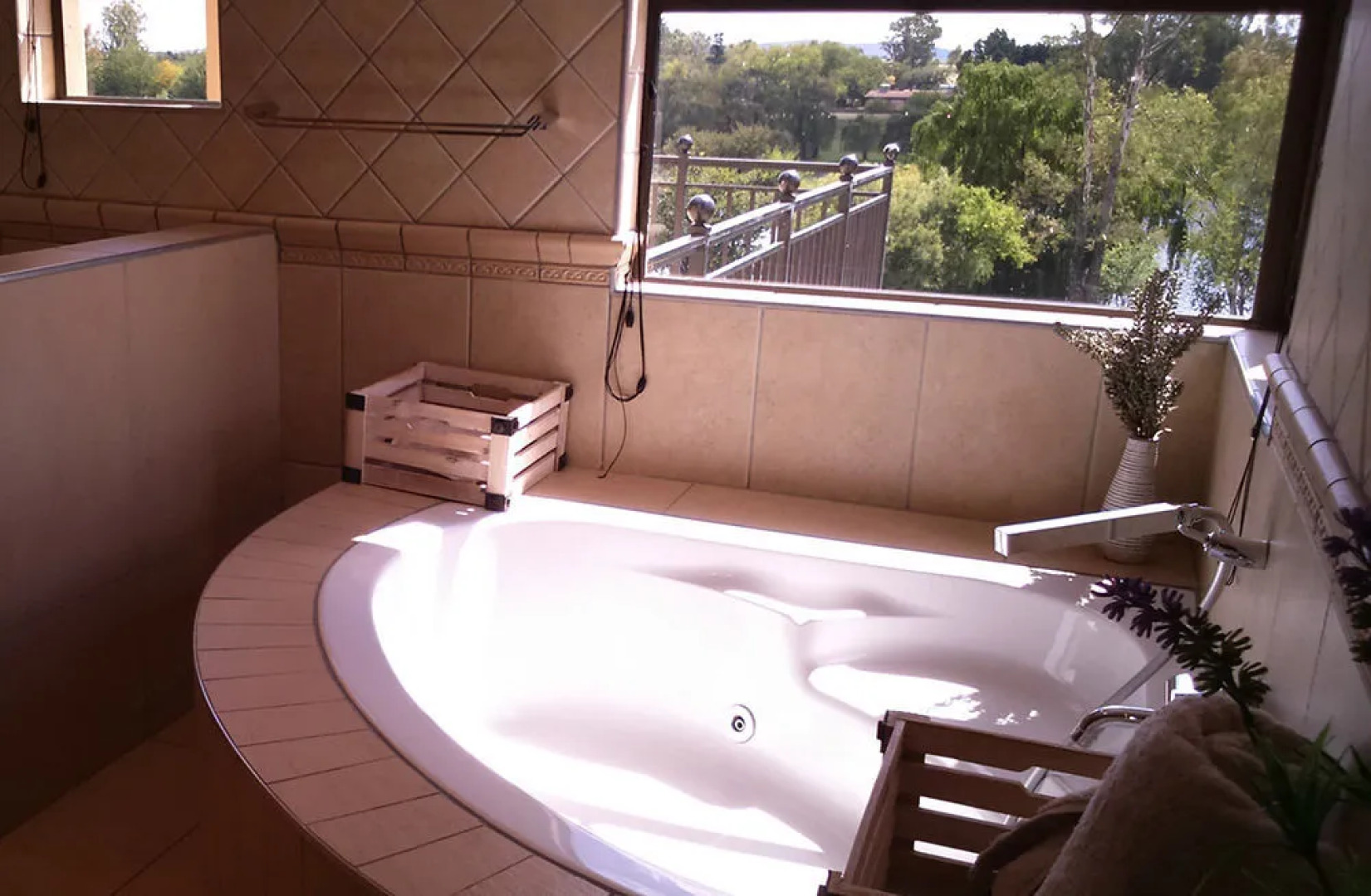 Pont de Val Riverside Escape