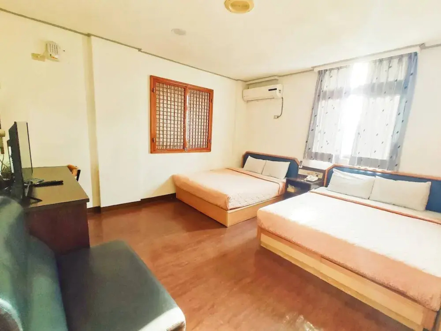 Royal Business Hotel