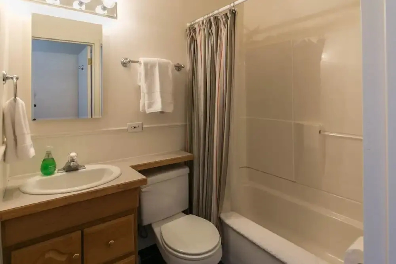 Bozeman - Studio Above Main