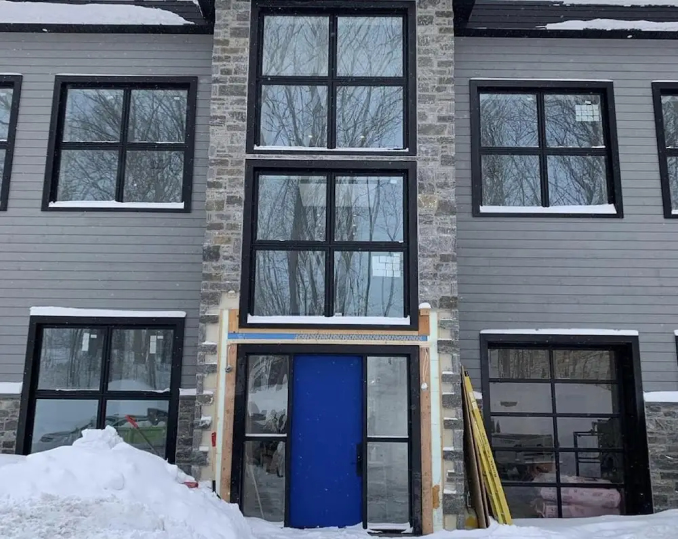 Villa Lago Muskoka Meets Malibu in Port Carling!