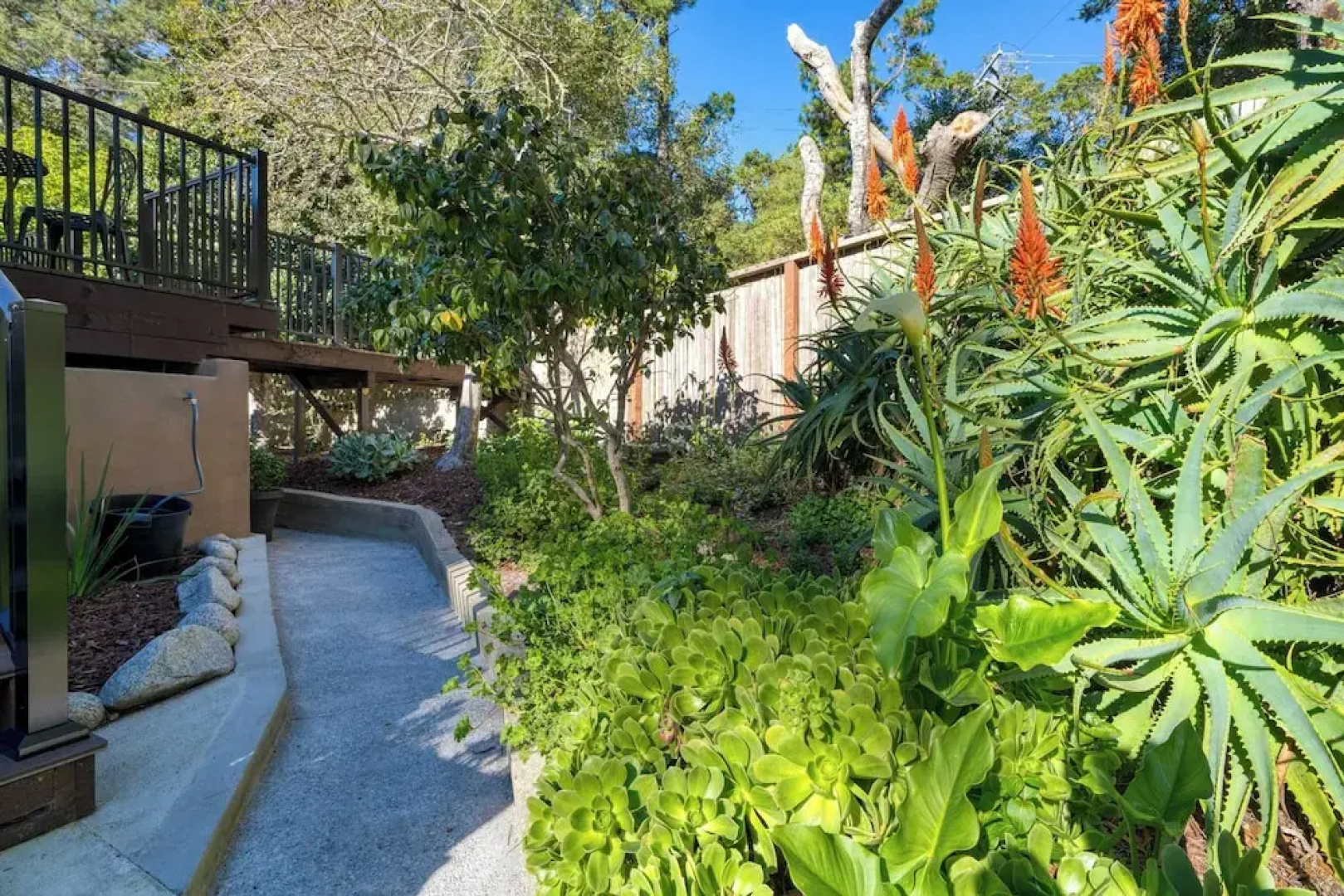 Sunridge Lookout by Avantstay Big Backyard Oasis + Patio, Central Location