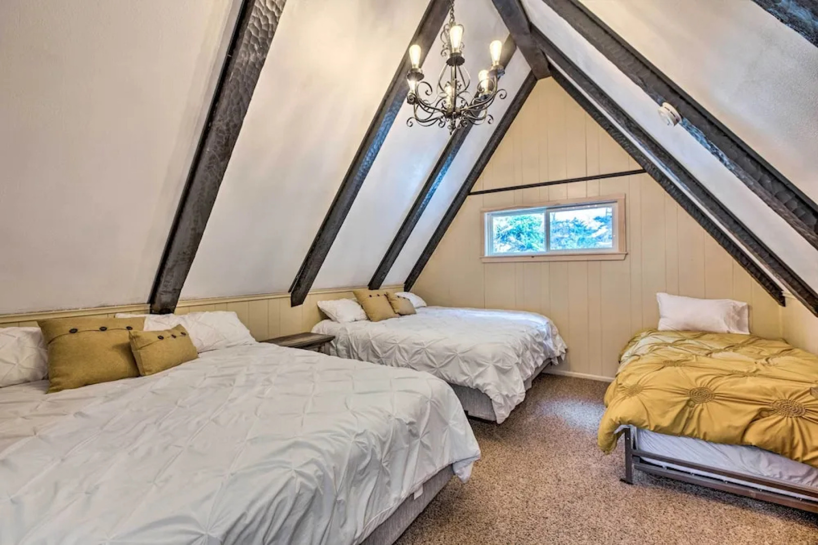 Family-friendly Red River Retreat w/ Deck!