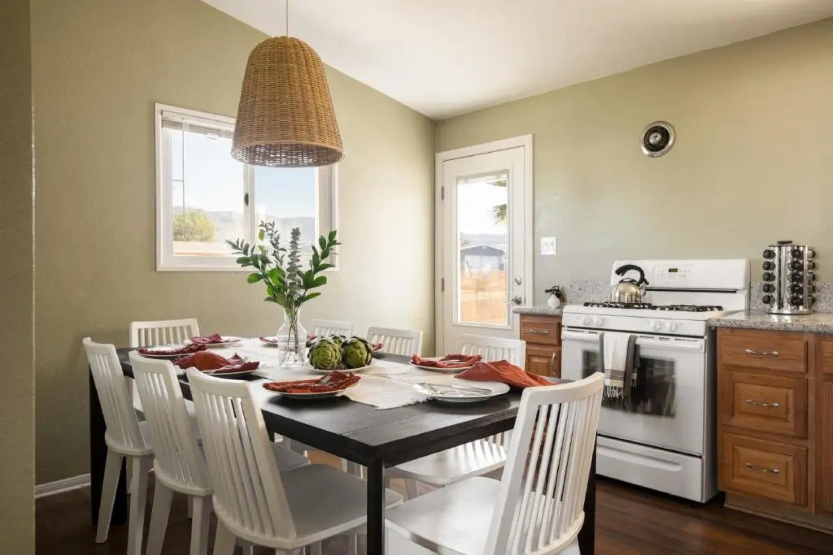 Lovegrass by Avantstay Desert Haven w/ Stunning Patio w/ Ping Pong!
