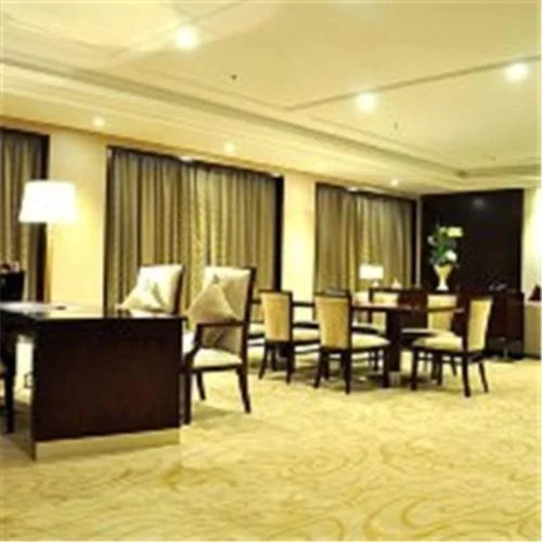 Linyi River Hotel