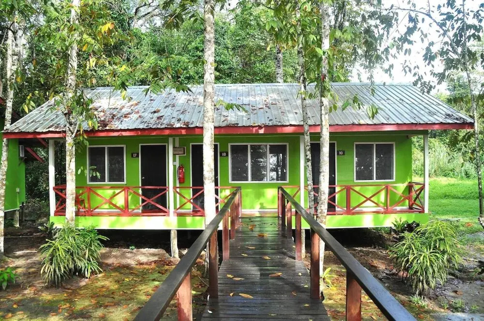 Sukau Greenview Bed and Breakfast