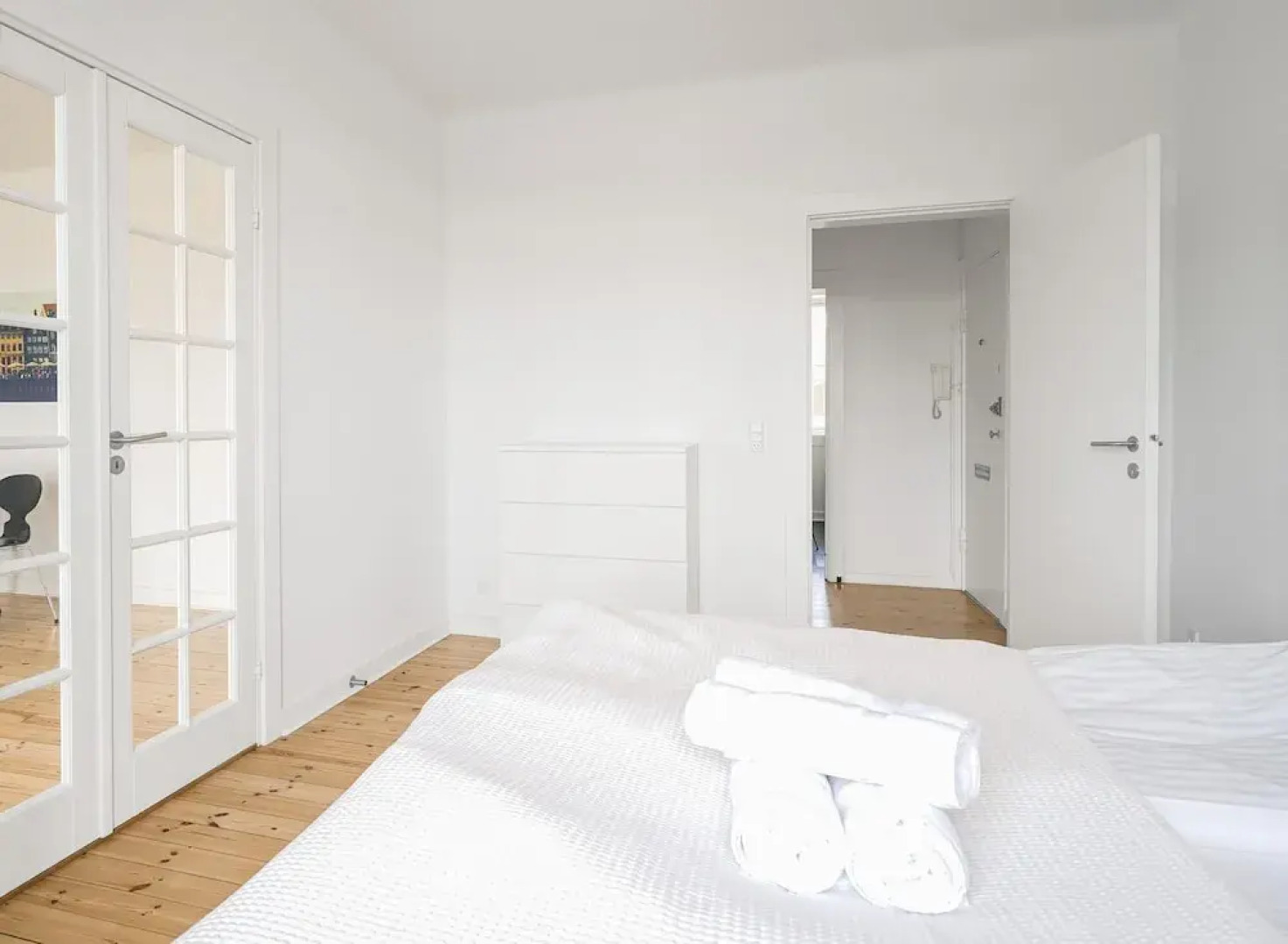 Fantastic 2-bed w Balcony in Charlottenlund