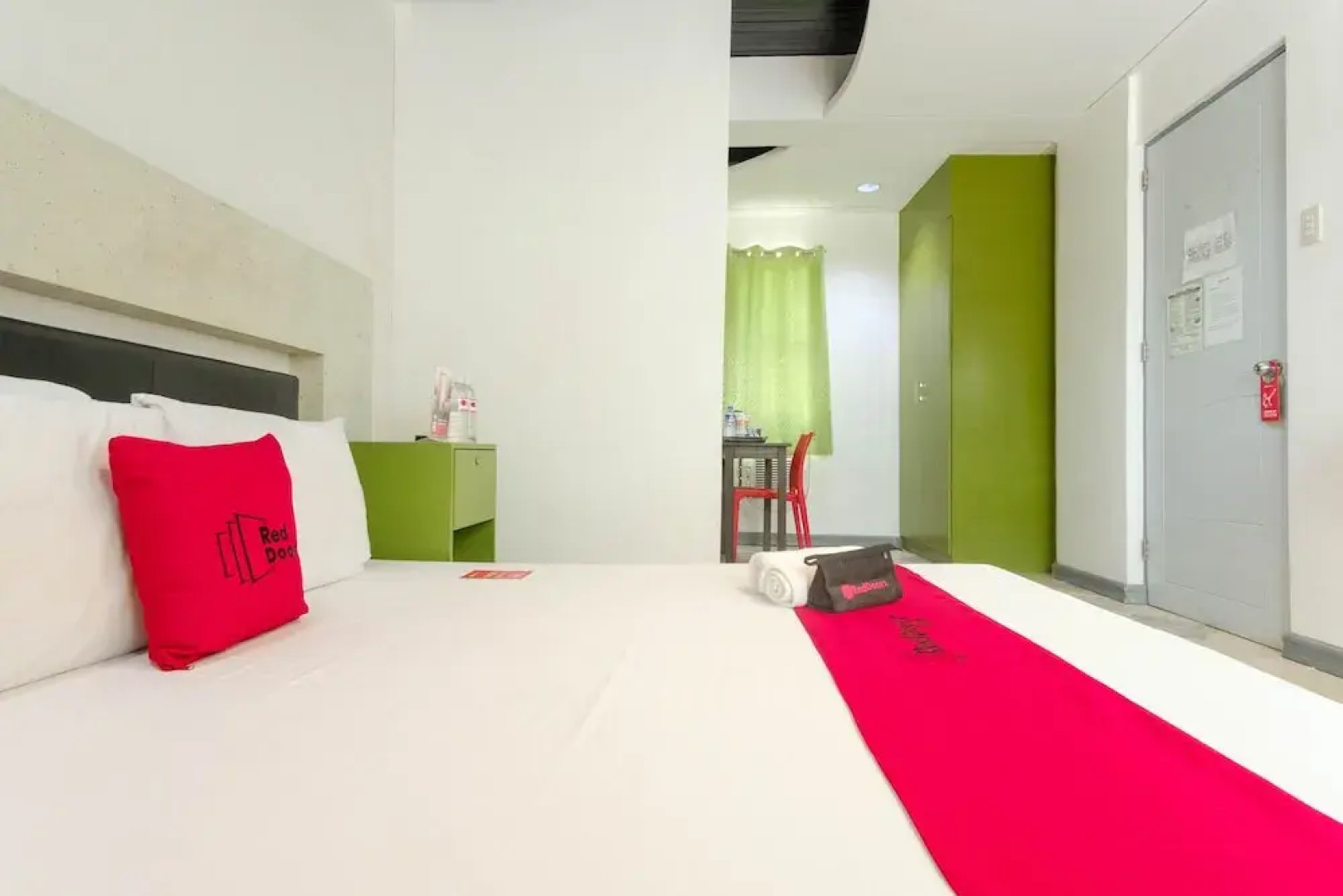 Reddoorz Near Waltermart Subic