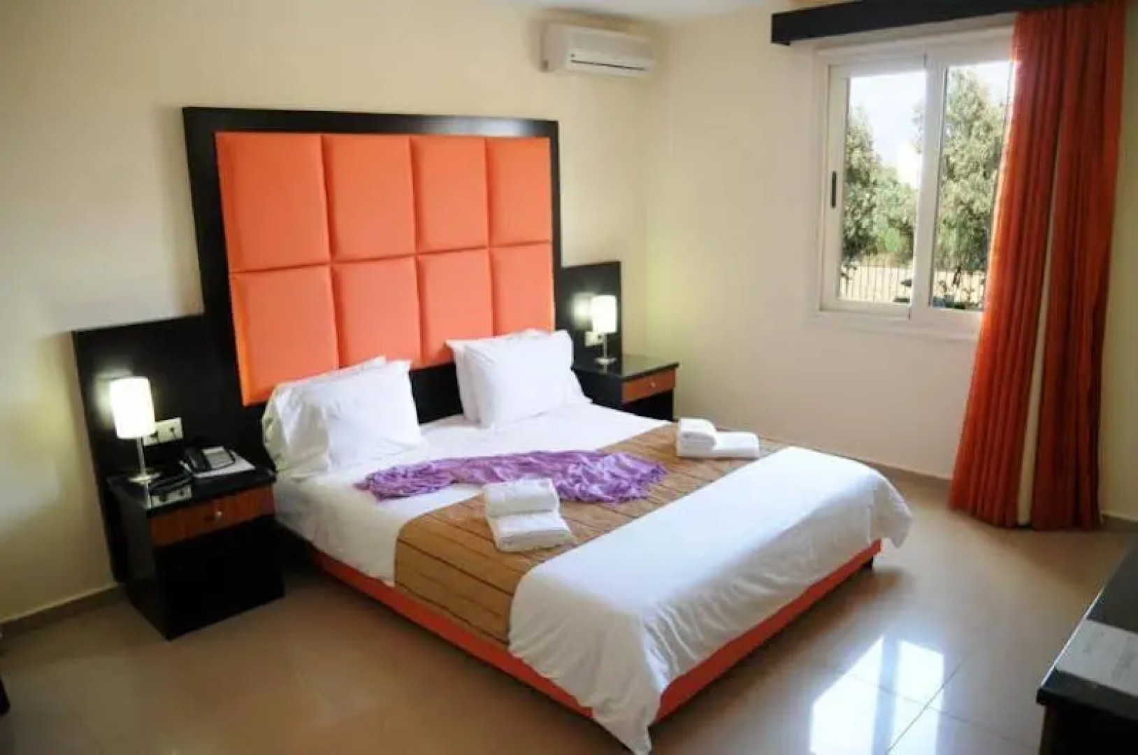 Chrispy World - Chrispy Deluxe Wing