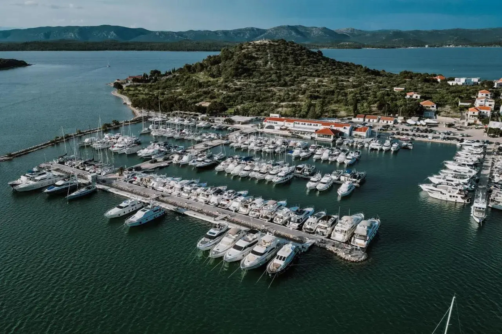 Hotel Stomorin-Marina Hramina
