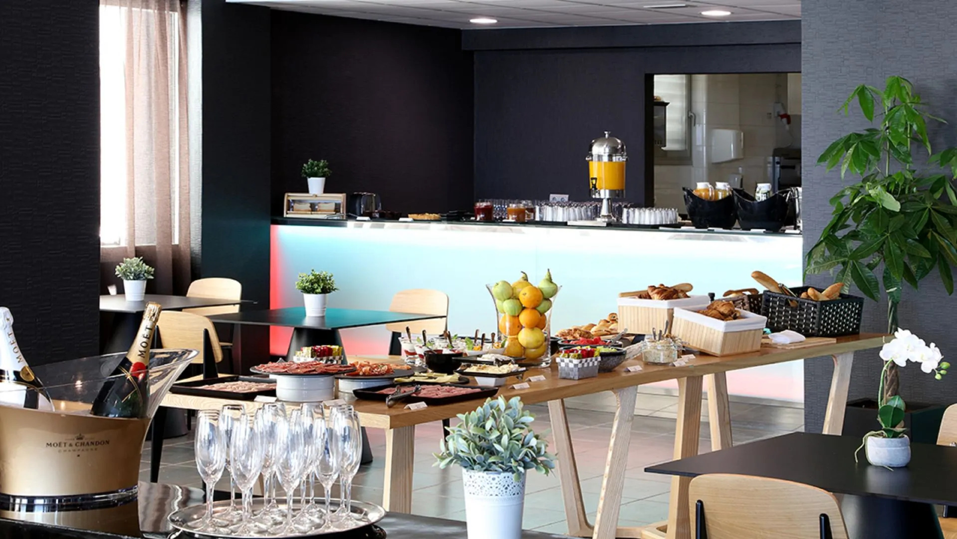 Отель AxelBeach Ibiza Spa & Beach Club - Adults Only Hotel