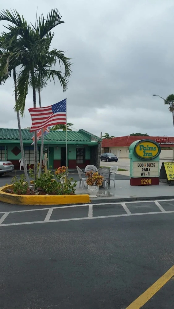 Palms Inn