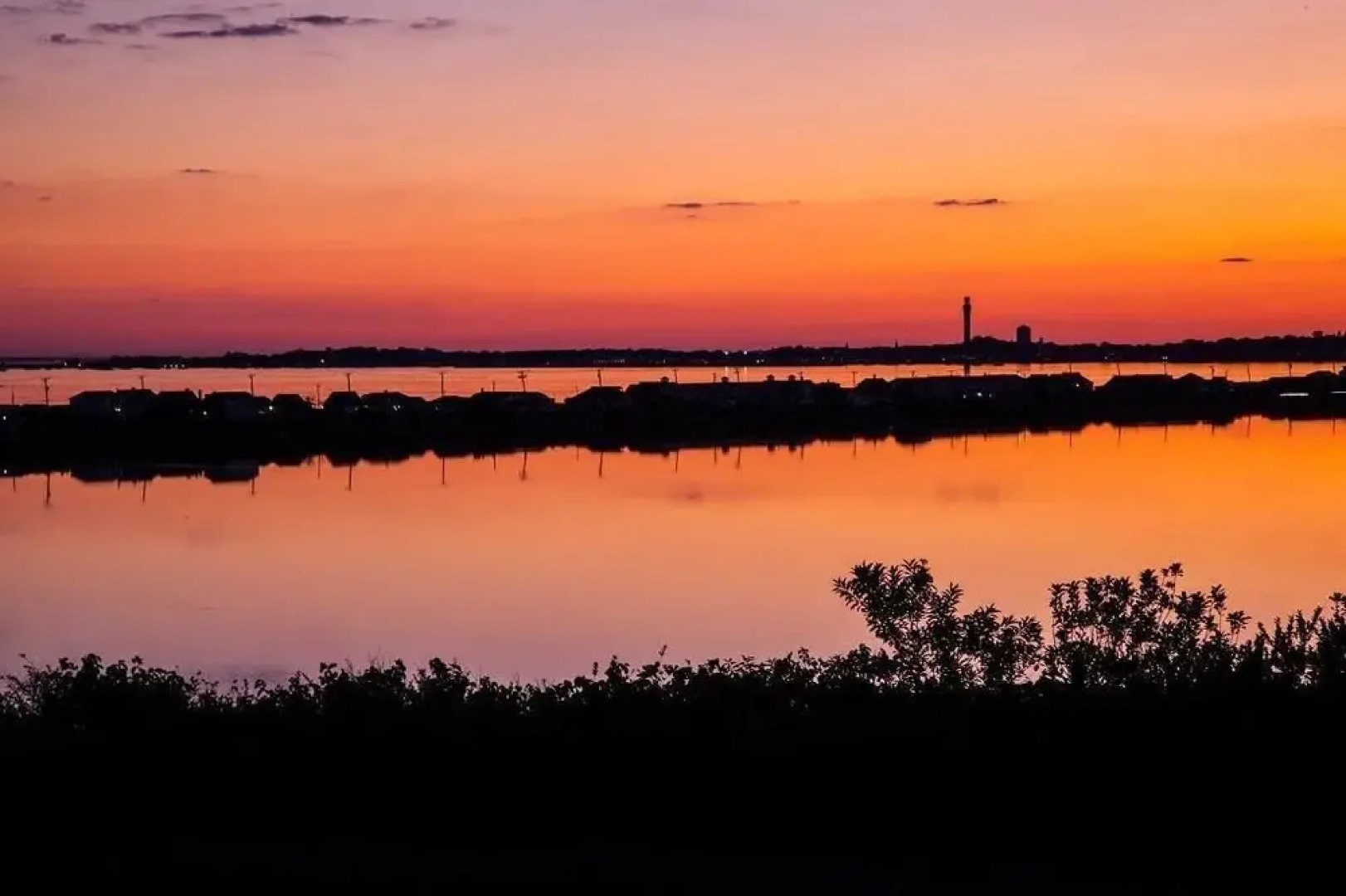 22 Cliff Road - Five Bedroom House