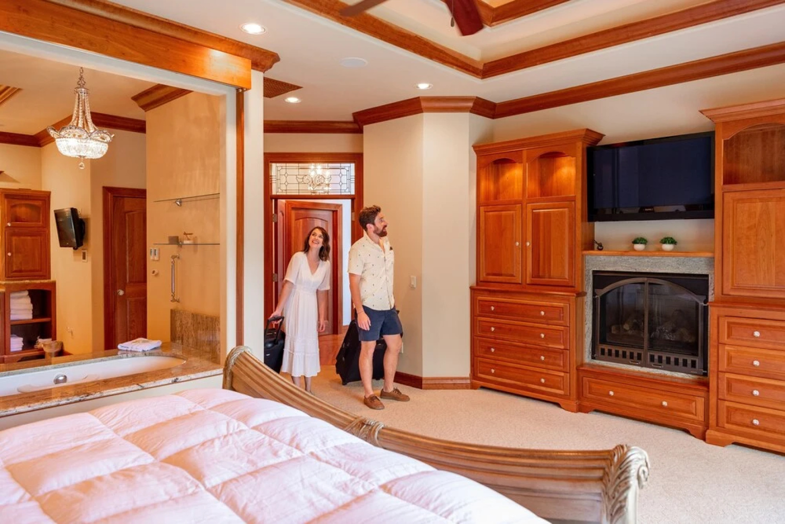 Tuckers Cove 7 Bedroom Home by RedAwning