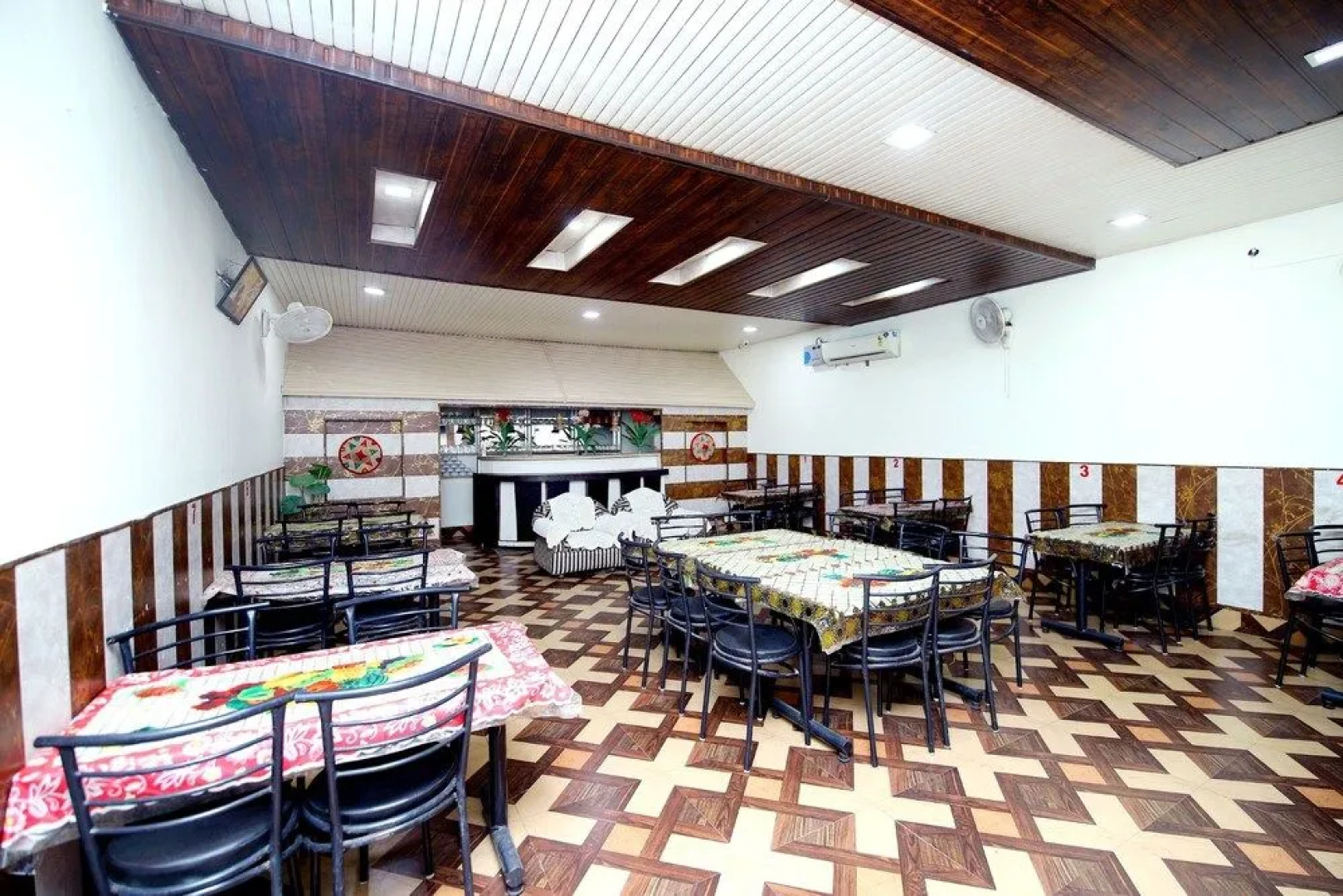 Spot On 42785 Mr Shawarma Family Restaurant And Hotel
