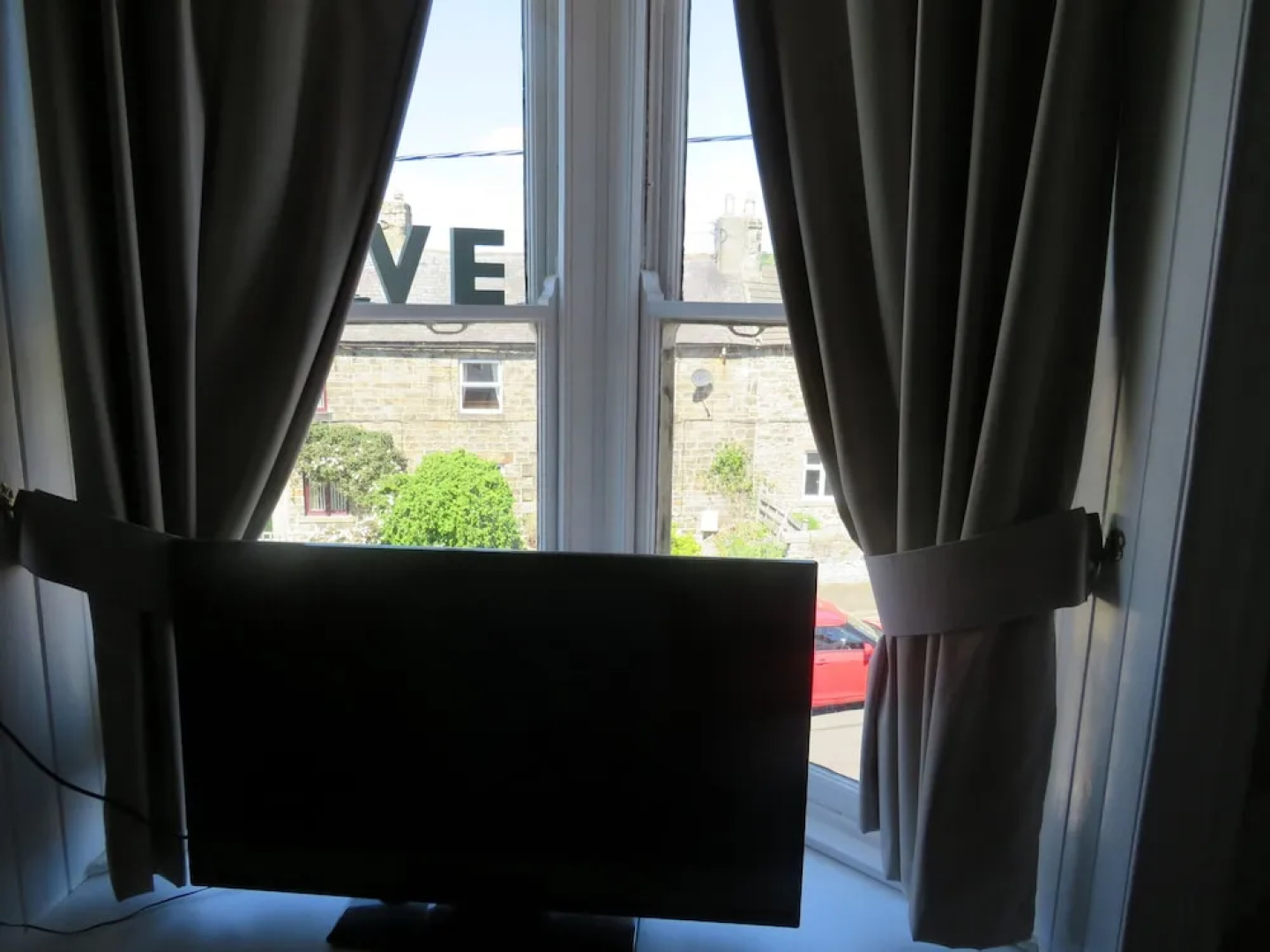The Queens Arms Hotel