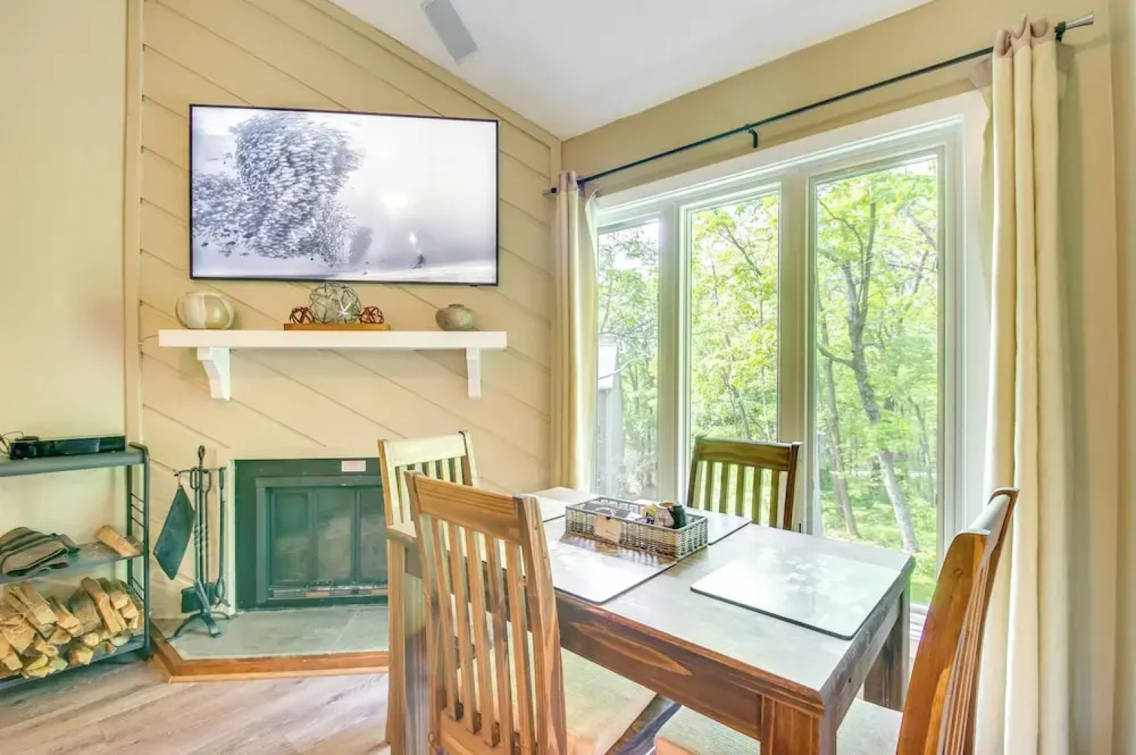 Second-floor Condo w/ Community Pool Access!