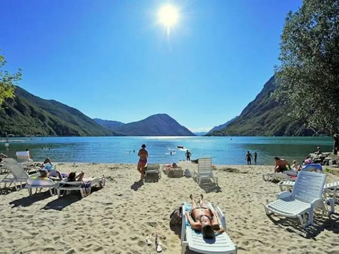 Pleasing Furnished Apartment With View of the Lake