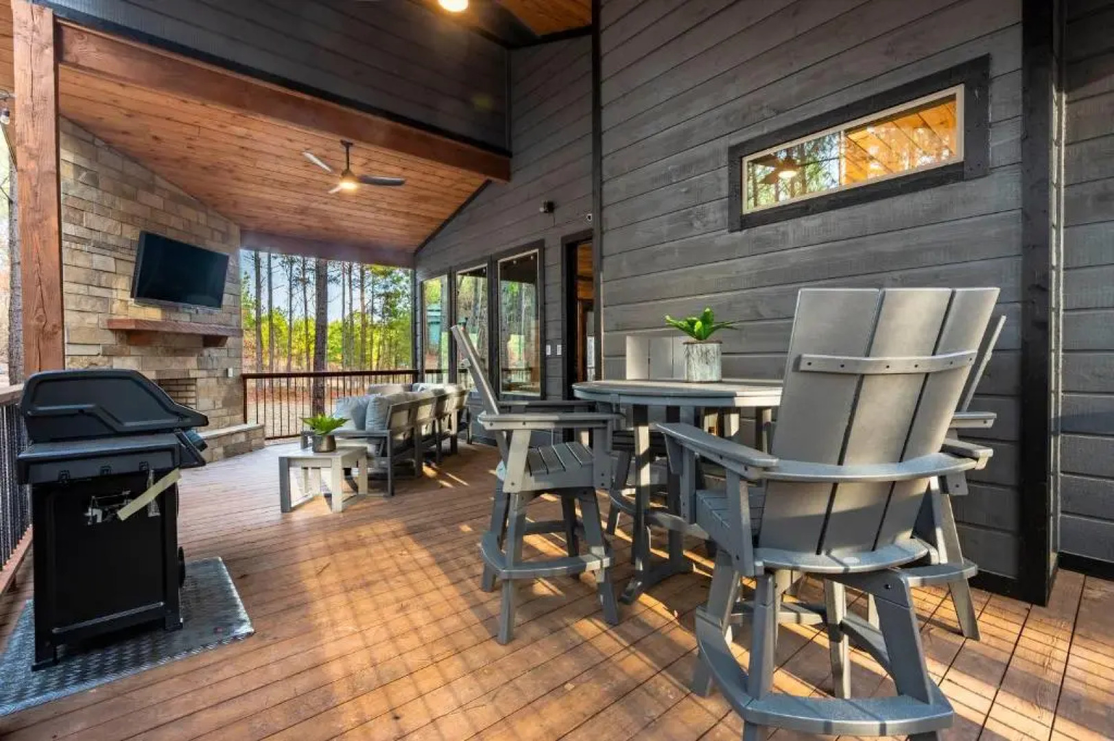 Vacana Unplugged, Sleeps 6, HotTub, FirePit, Pet Friendly