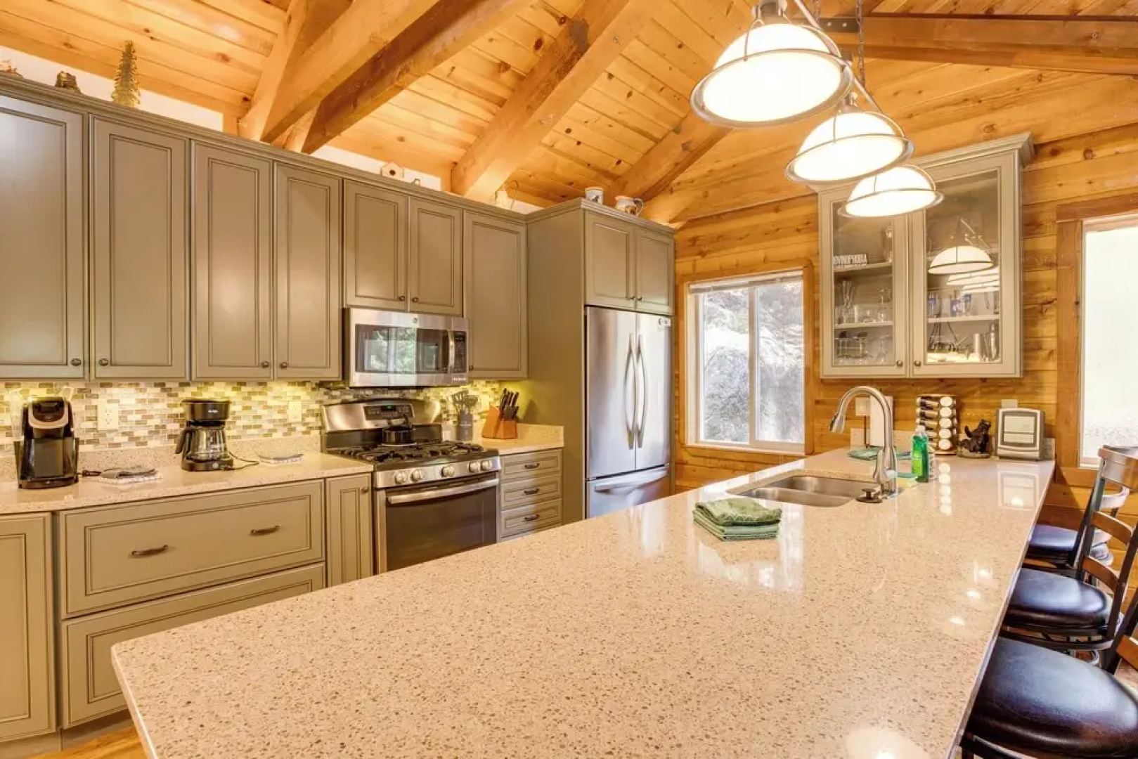 4 Mi to Beach: Lake Tahoe Mountain Retreat!