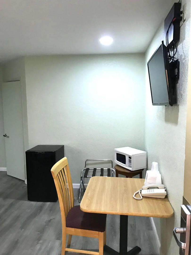 Americas Best Value Inn Visalia