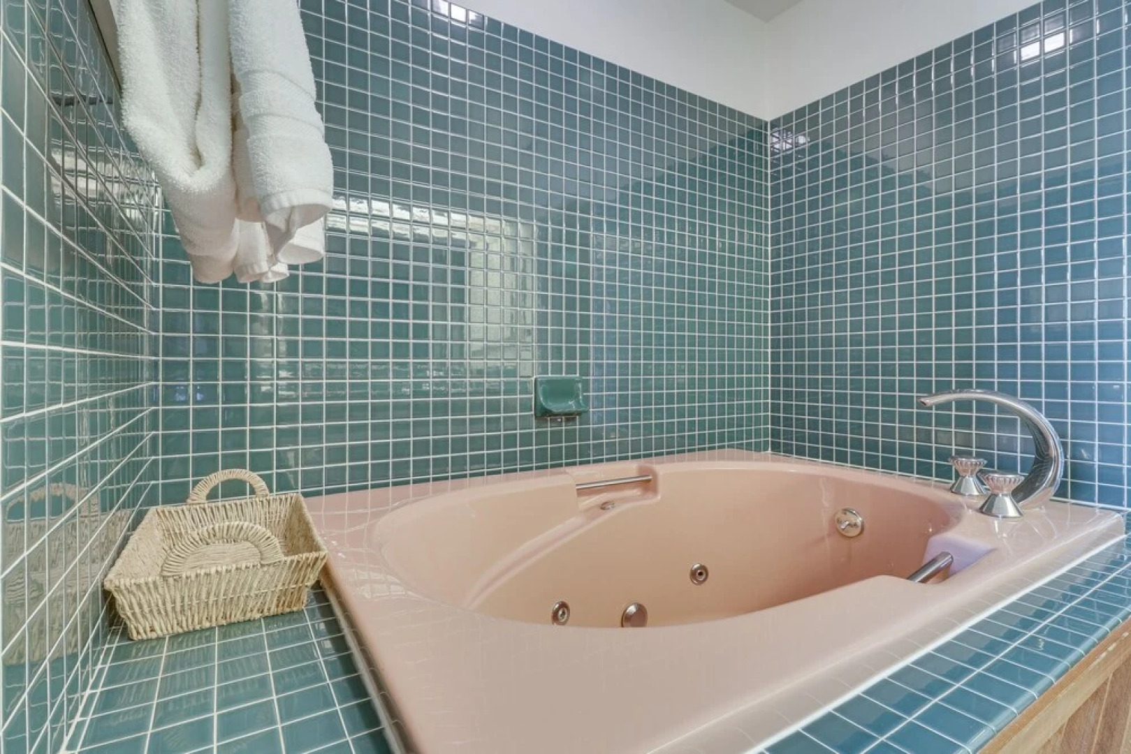 All-season Fun! Wintergreen Resort Condo w/ Views