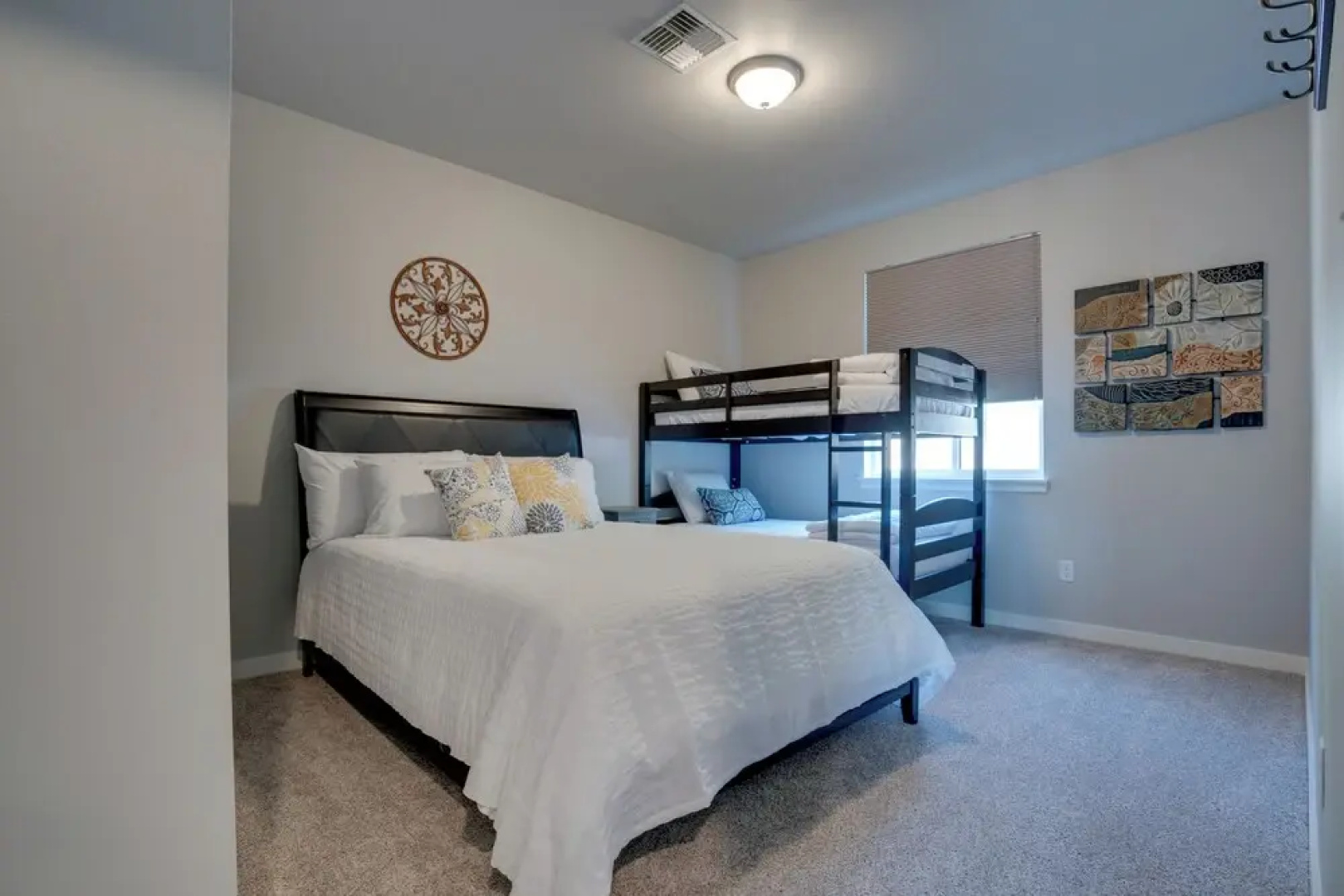 Lake Chelan Condo w/ Resort Pool & Hot Tub!