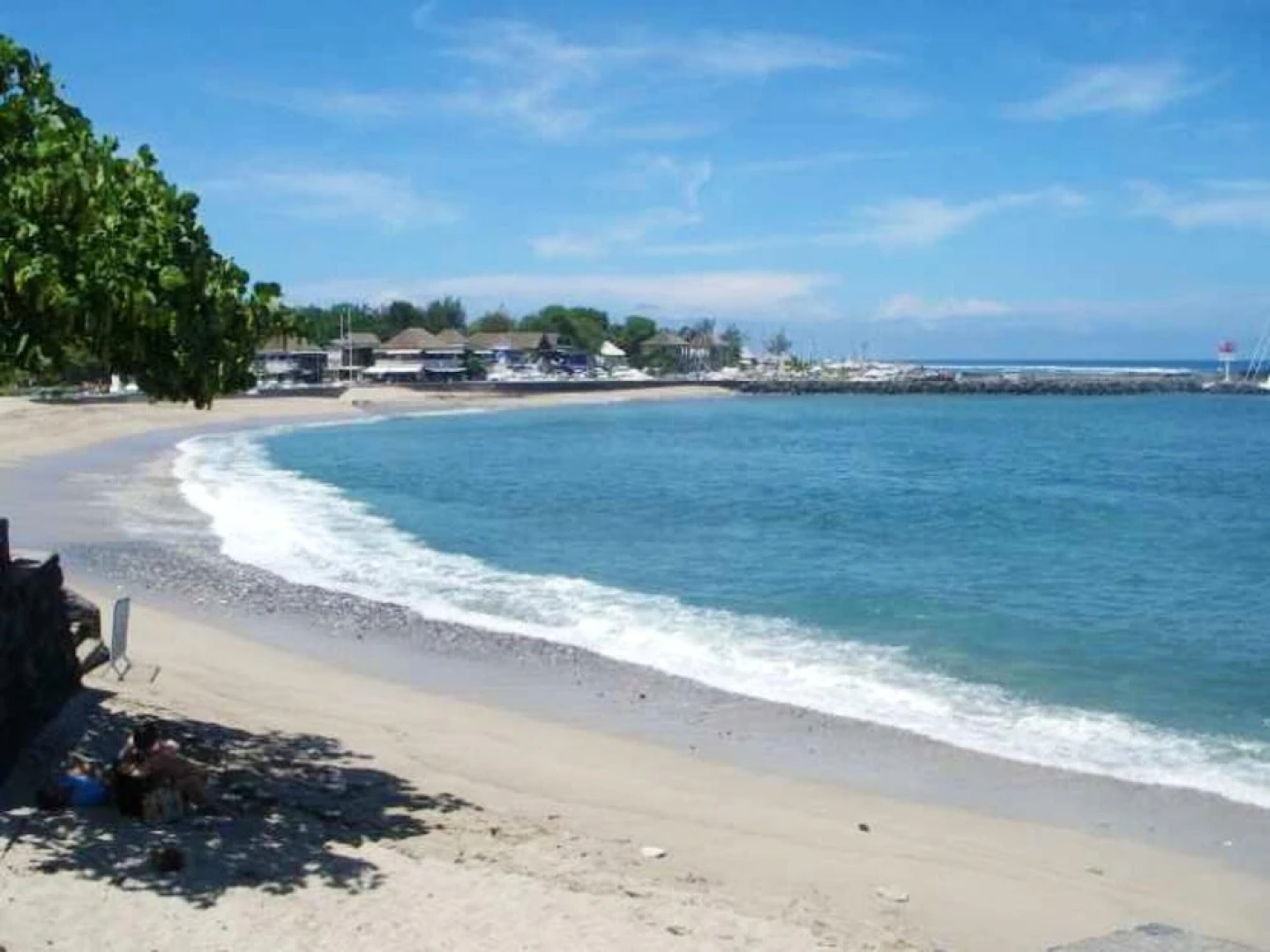 Apartment with 3 Bedrooms in Saint-Gilles Les Bains, with Furnished Terrace And Wifi - 2 Km From the Beach