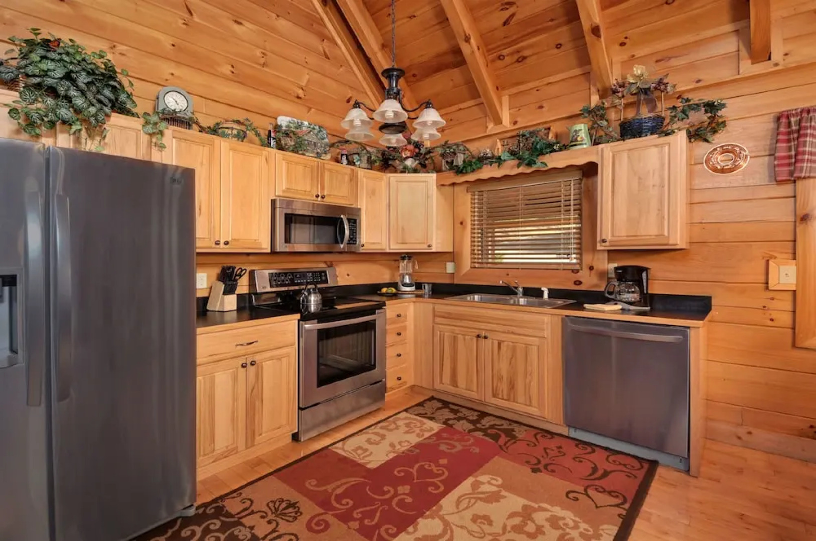 Enchanted Forest - 2 Br cabin by RedAwning